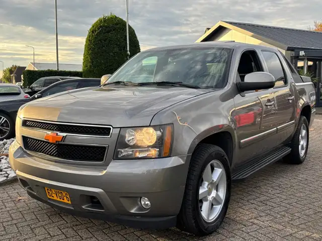 Chevrolet Avalanche 5.3 V8 4WD LPG-G3 Grijs Kenteken Youngtimer