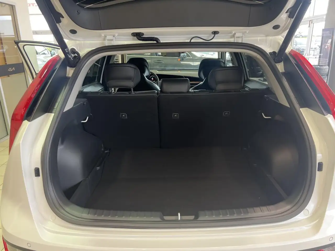 Kia Niro снимка Kia Niro