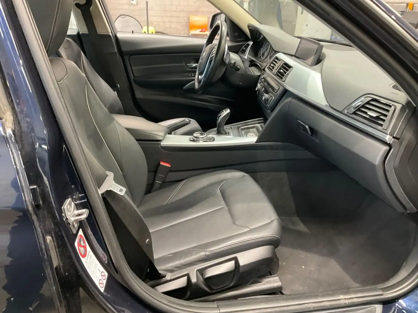 BMW 330 330d+Aut. Blau - 2