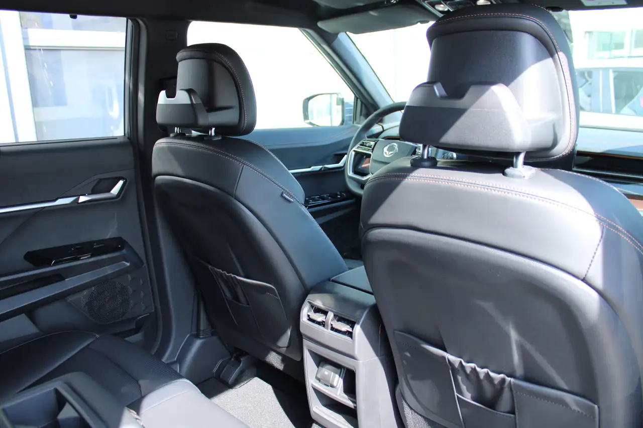 SsangYong Torres Titanium 4WD 8