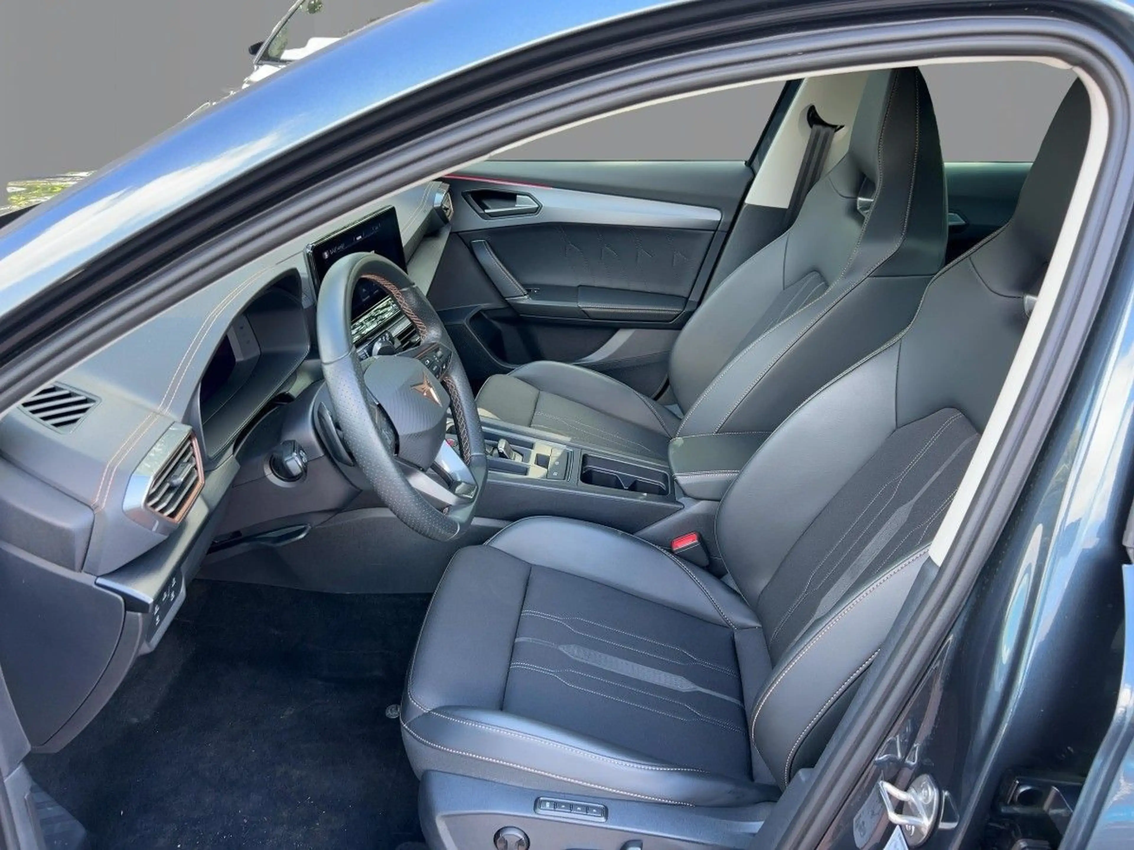 CUPRA Formentor 1.4 e-HYBRID DSG Sitzhzg LED PDC App — photo 6