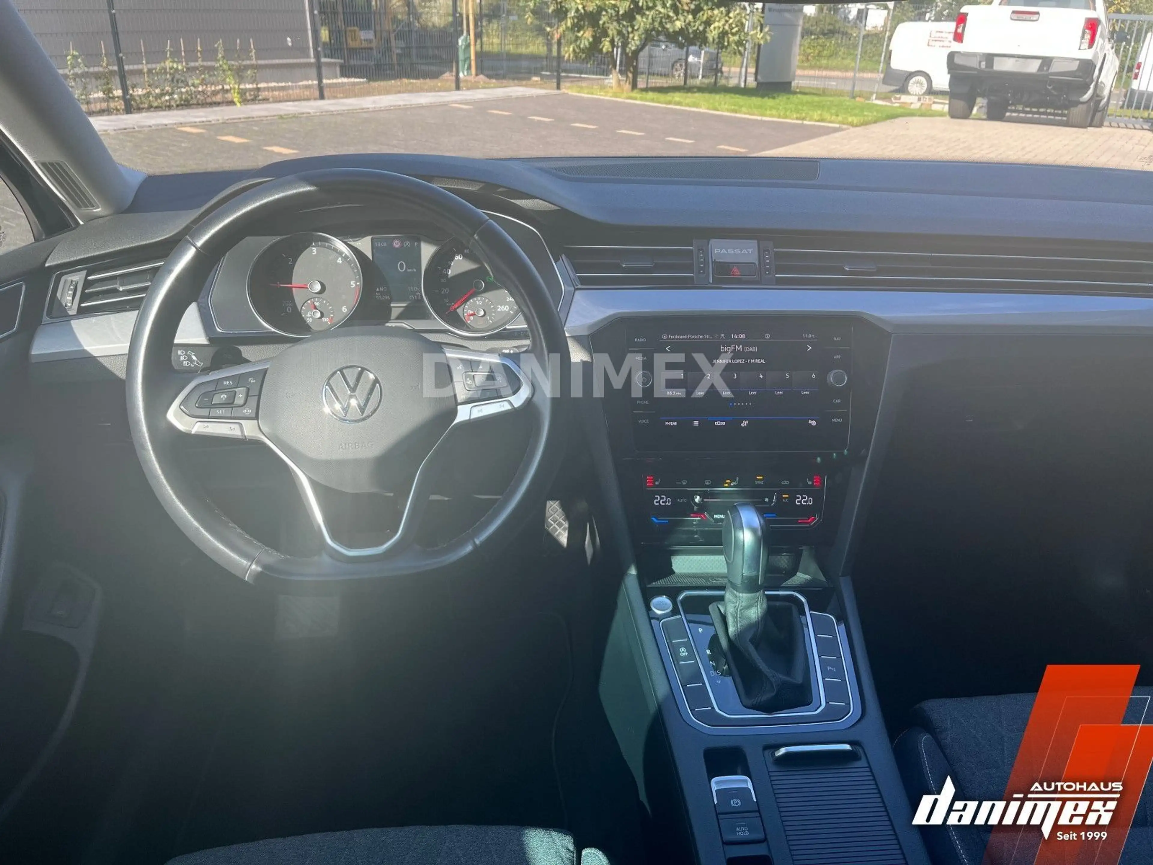 Volkswagen Passat Variant Business 2.0 TDI DSG AHK GARANTIE — photo 15