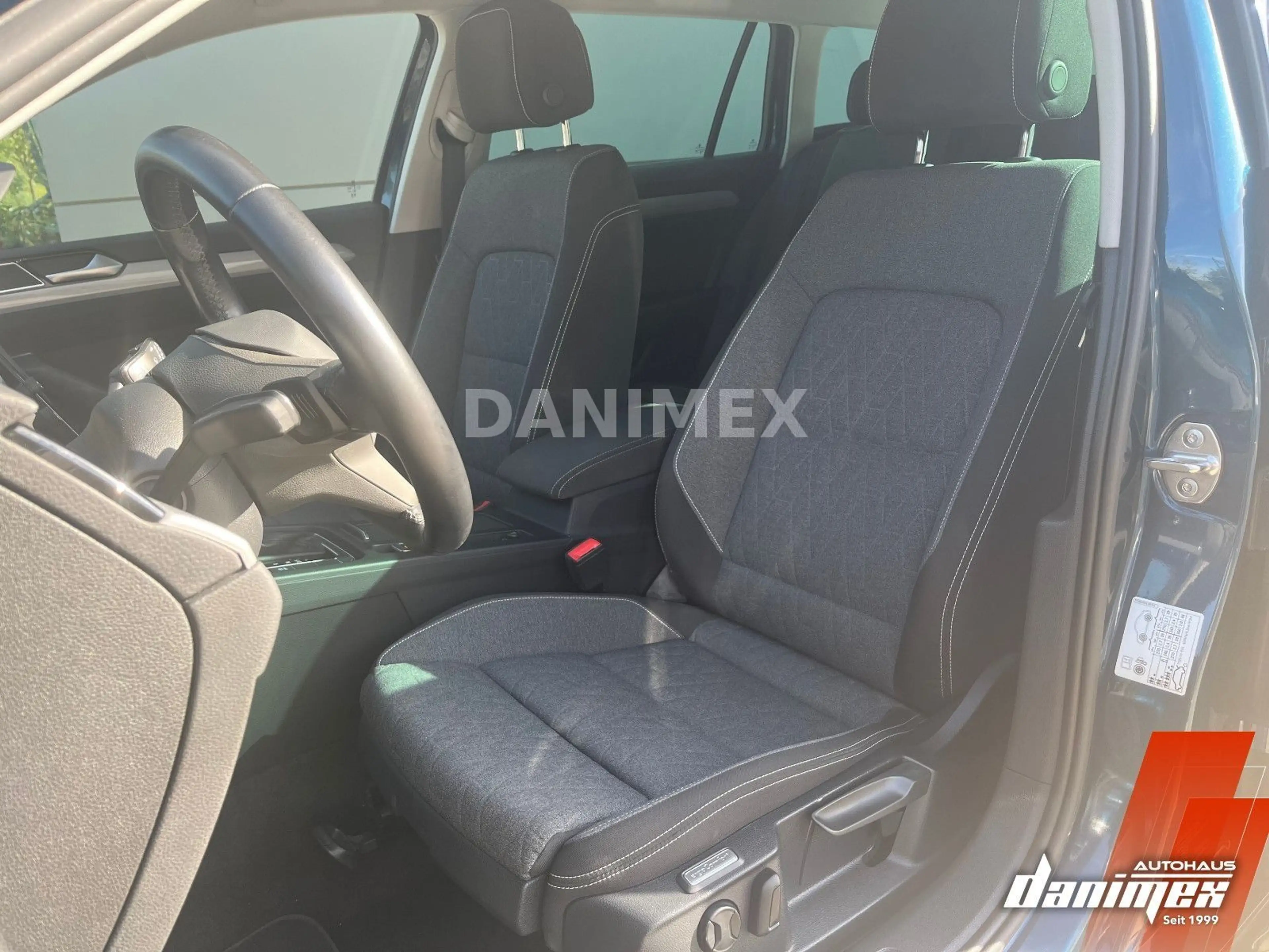 Volkswagen Passat Variant Business 2.0 TDI DSG AHK GARANTIE — photo 11