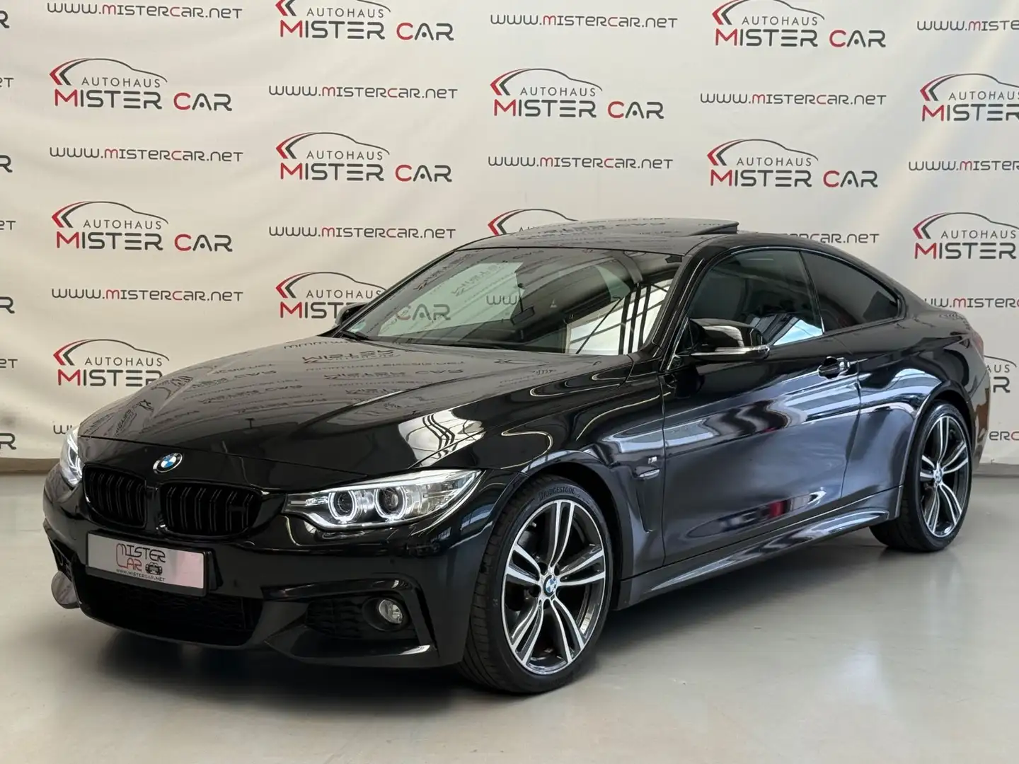 BMW 420 d Coupe M Sport/SAG/XEN/SHZ/GSHD/PDC/19 Zwart - 1