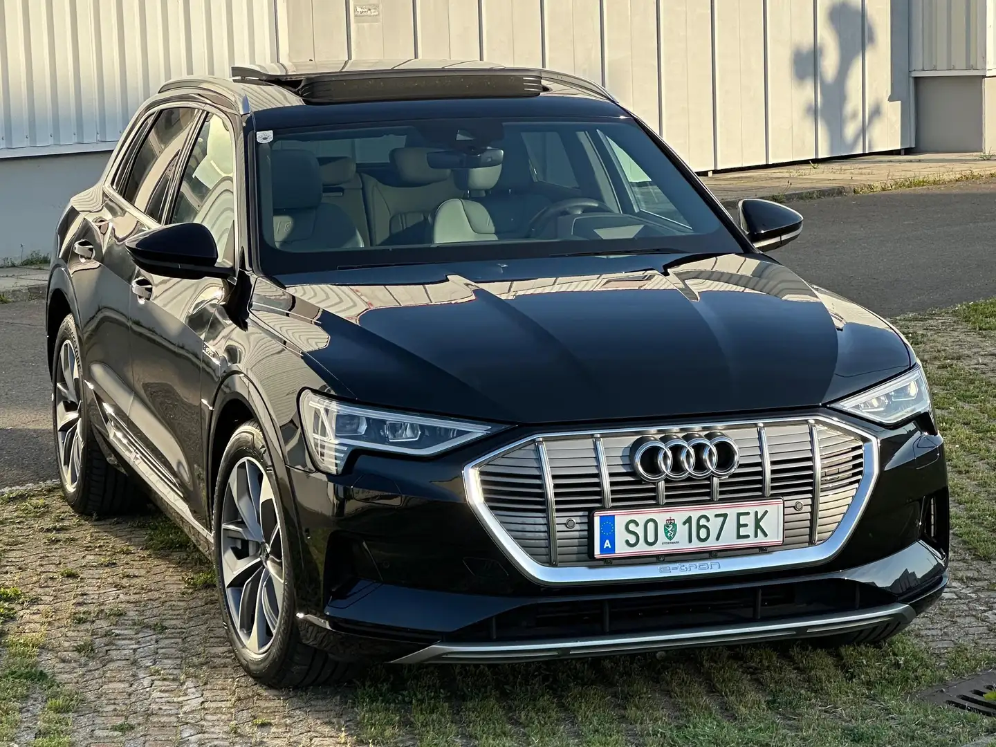 Audi e-tron e-tron 55 quattro 95kWh Advanced Advanced Schwarz - 1