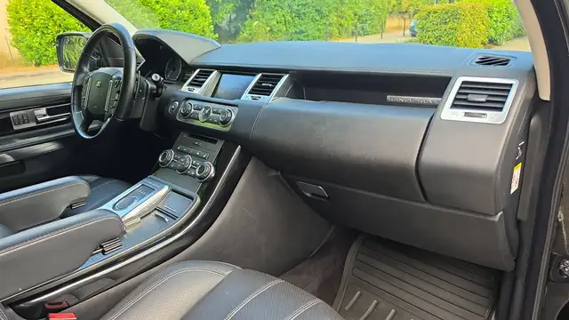 Land Rover Range Rover Sport view 10