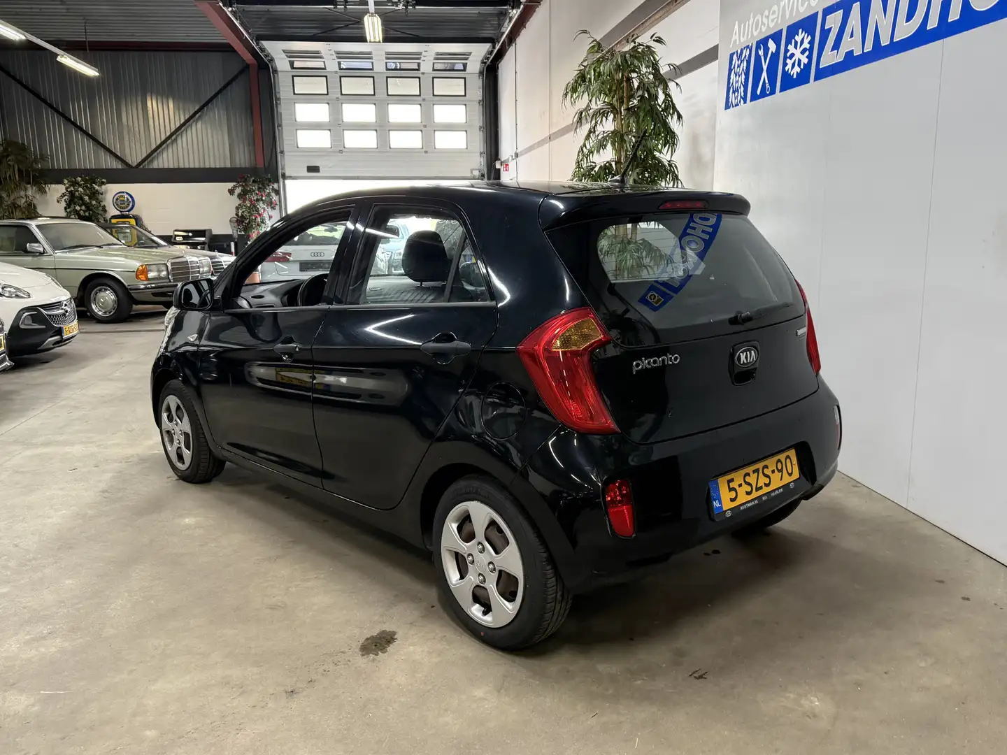 Kia Picanto 1.0 CVVT ISG // Lage KM stand !! Zwart - 2