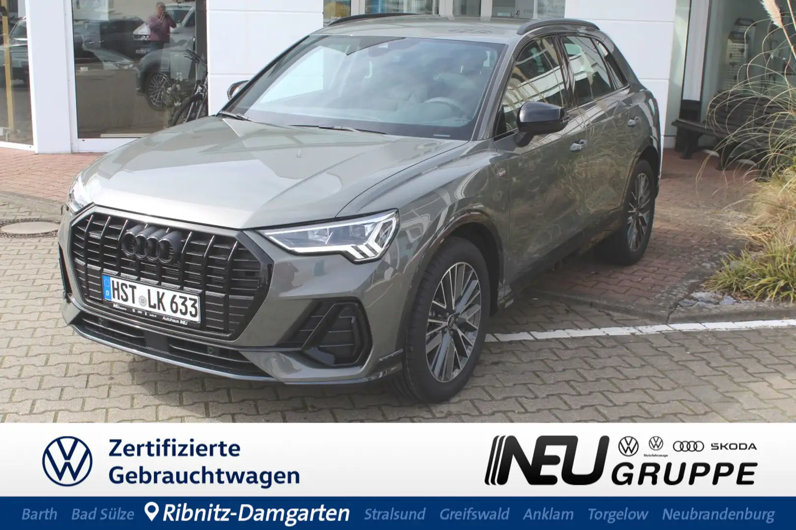 Audi Q3 S line 40 TFSI quattro S tronic Optikpaket schwarz Grau - 1