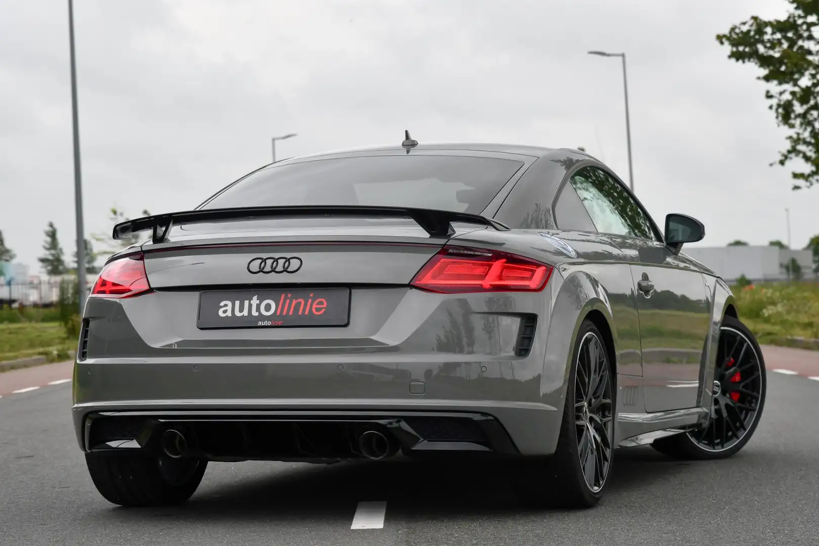 Audi TT 45 TFSI S Line Competition Plus. RS stoelen, Matri Grijs - 2