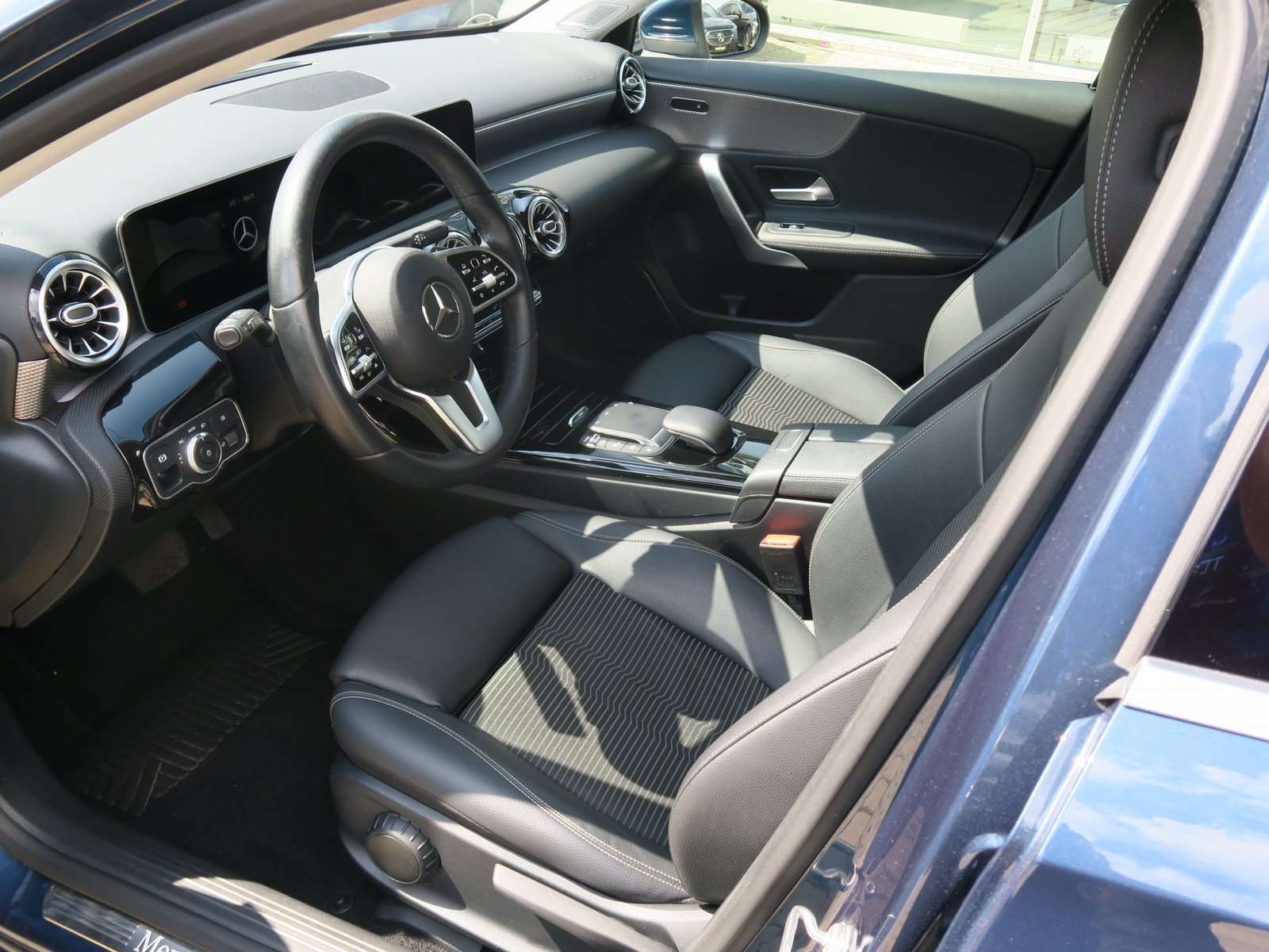 Mercedes-Benz A 220