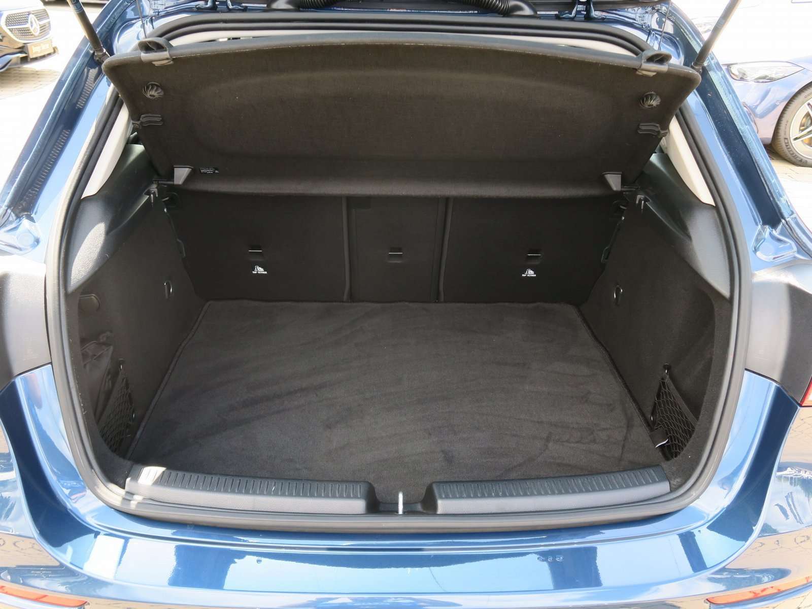 Mercedes-Benz A 220