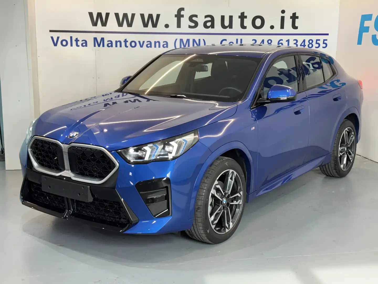 BMW X2 sdrive 18d MSport Bleu - 2