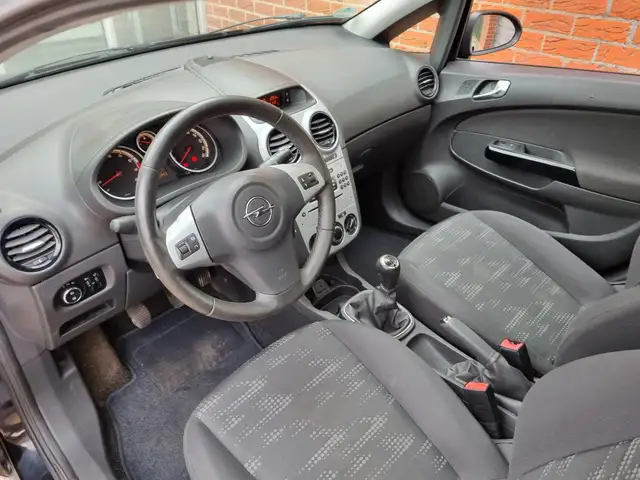 Opel Corsa view 23