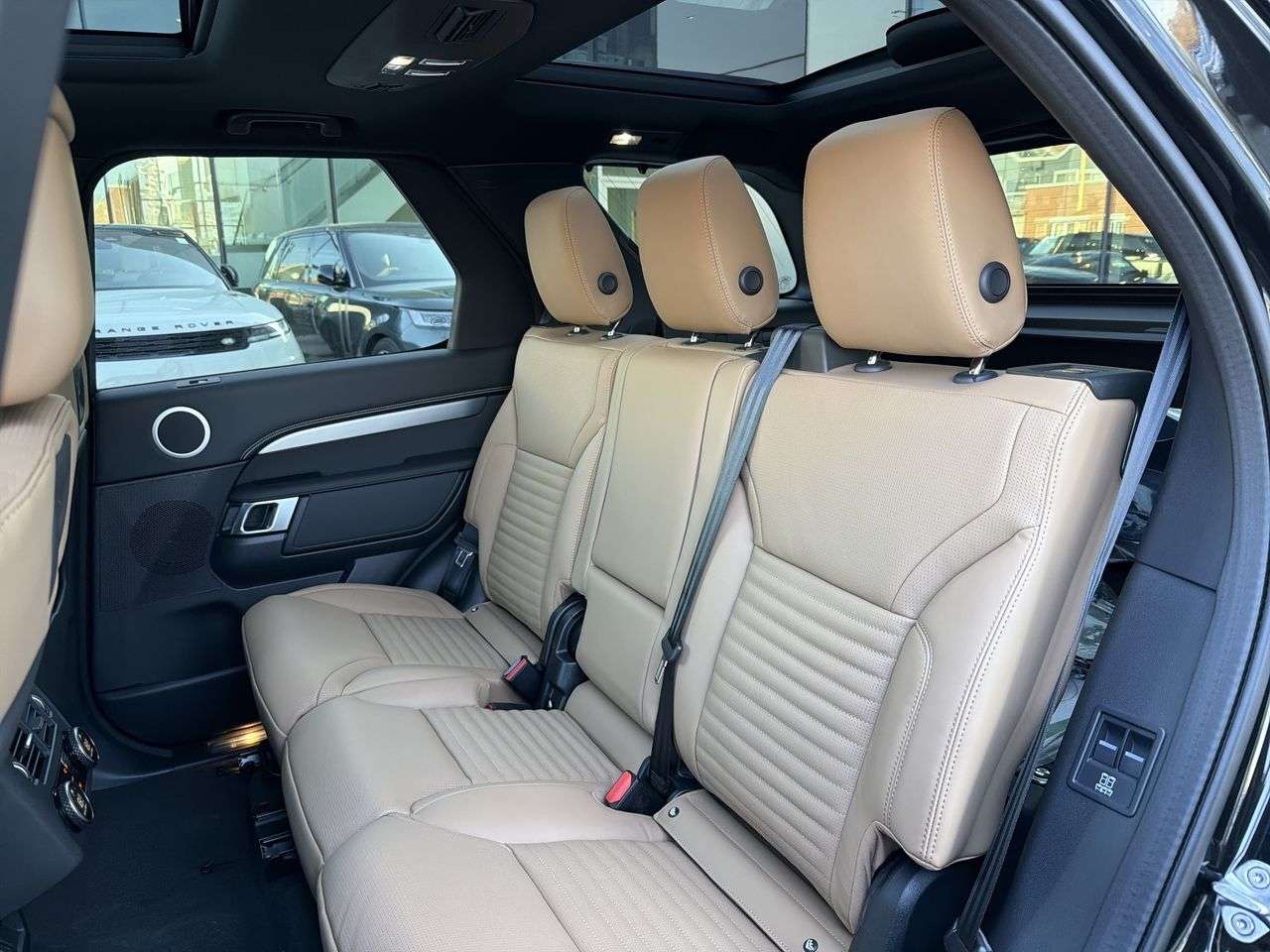 2026 Land Rover Discovery P300 Dynamic SE thumb 20