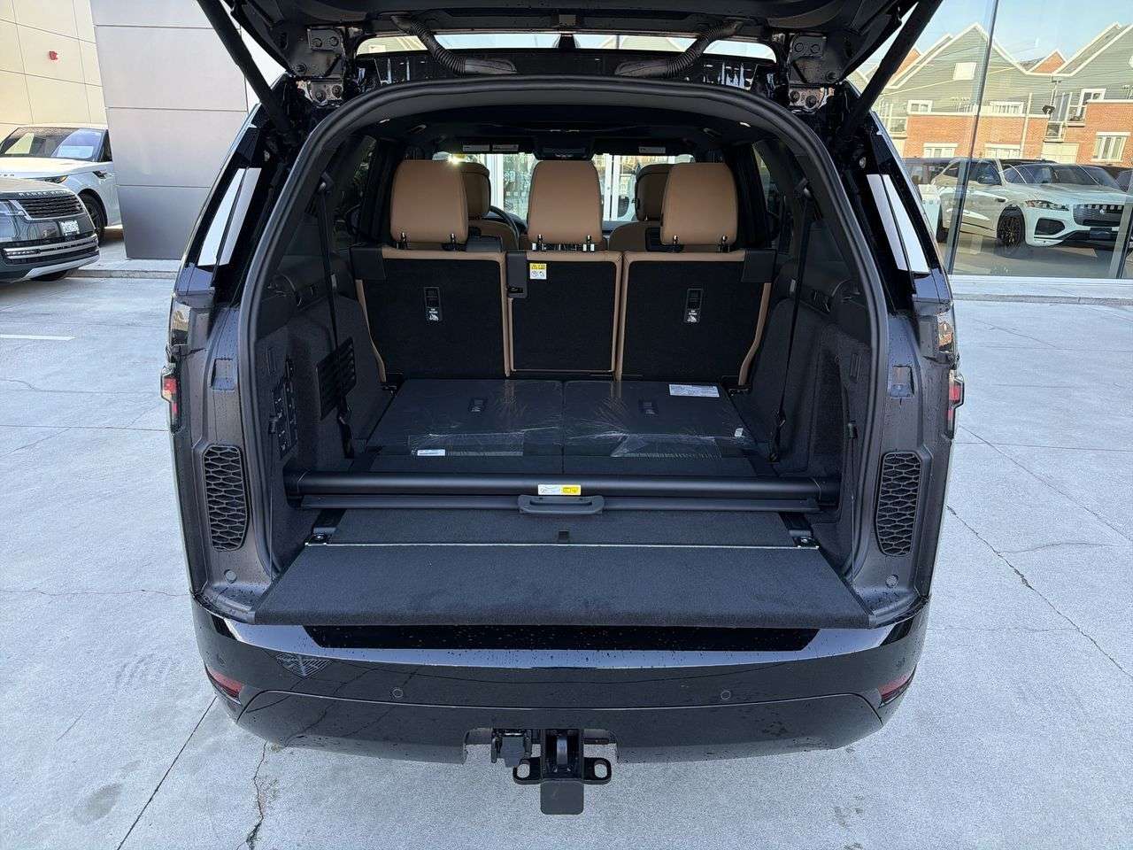 2026 Land Rover Discovery P300 Dynamic SE thumb 21