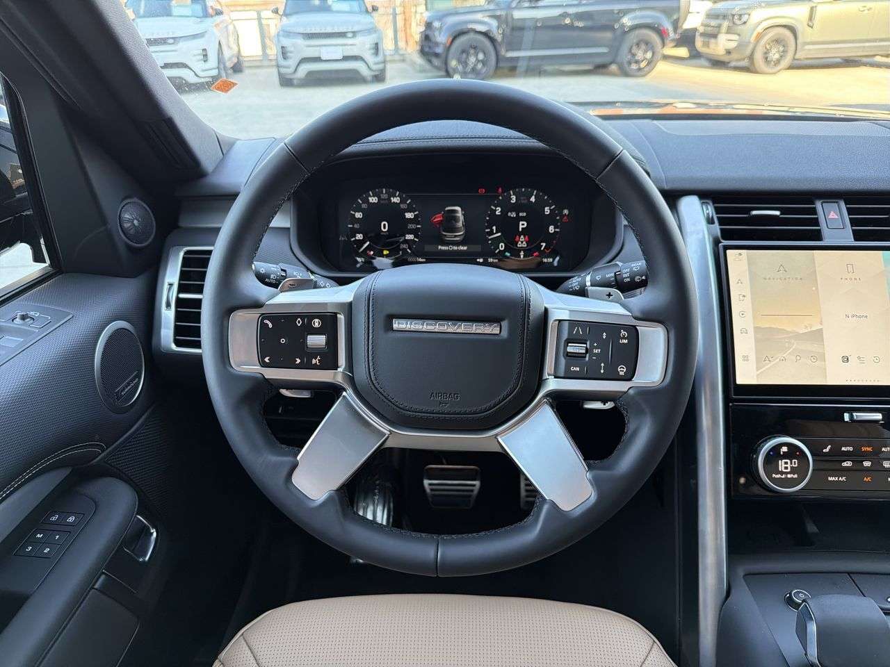 2026 Land Rover Discovery P300 Dynamic SE thumb 11