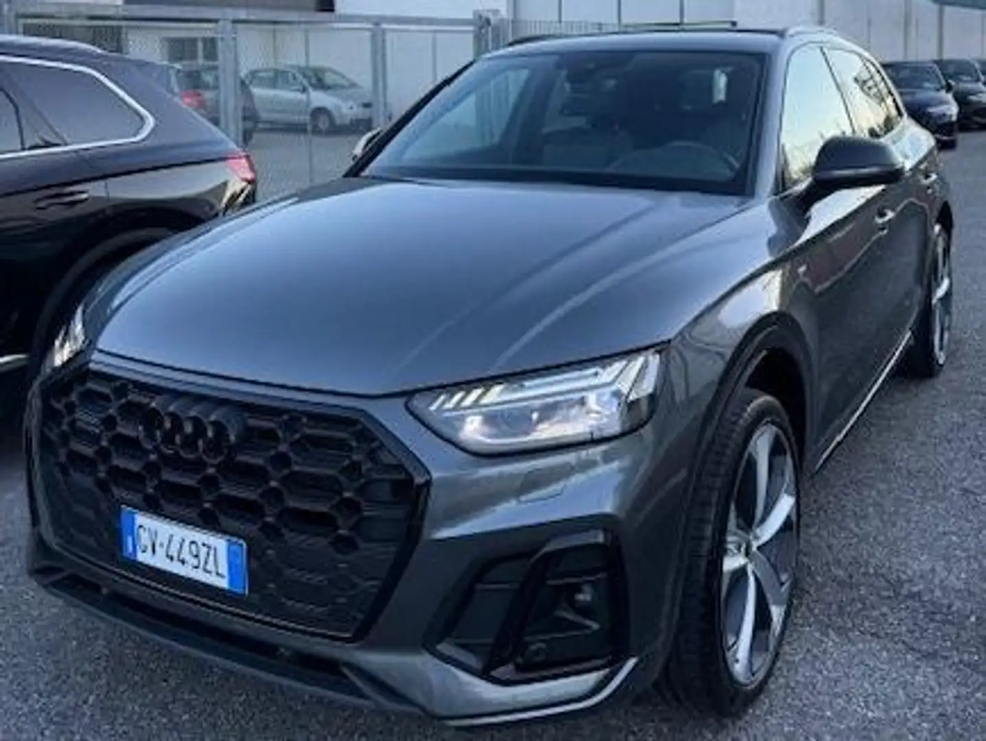 Audi Q5 55 2.0 tfsi e Identity Black quattro s-tronic Gris - 1