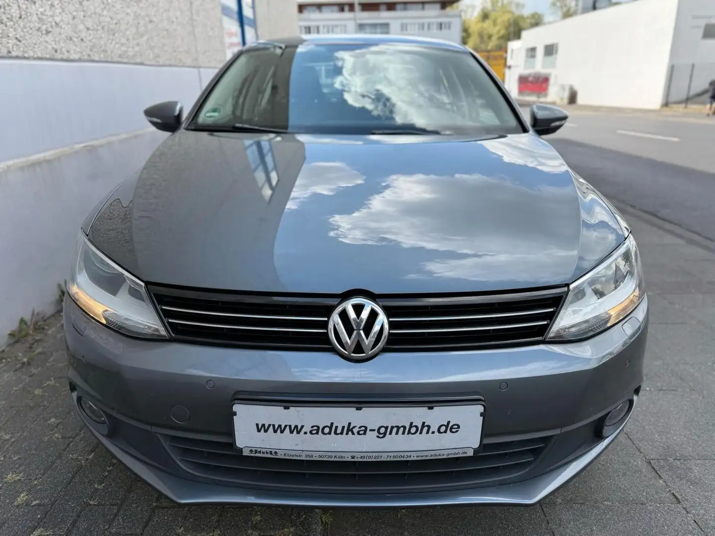 Volkswagen Jetta 1.2 TSI Comfortline BMT Klimaautomatik PDC Grau - 2