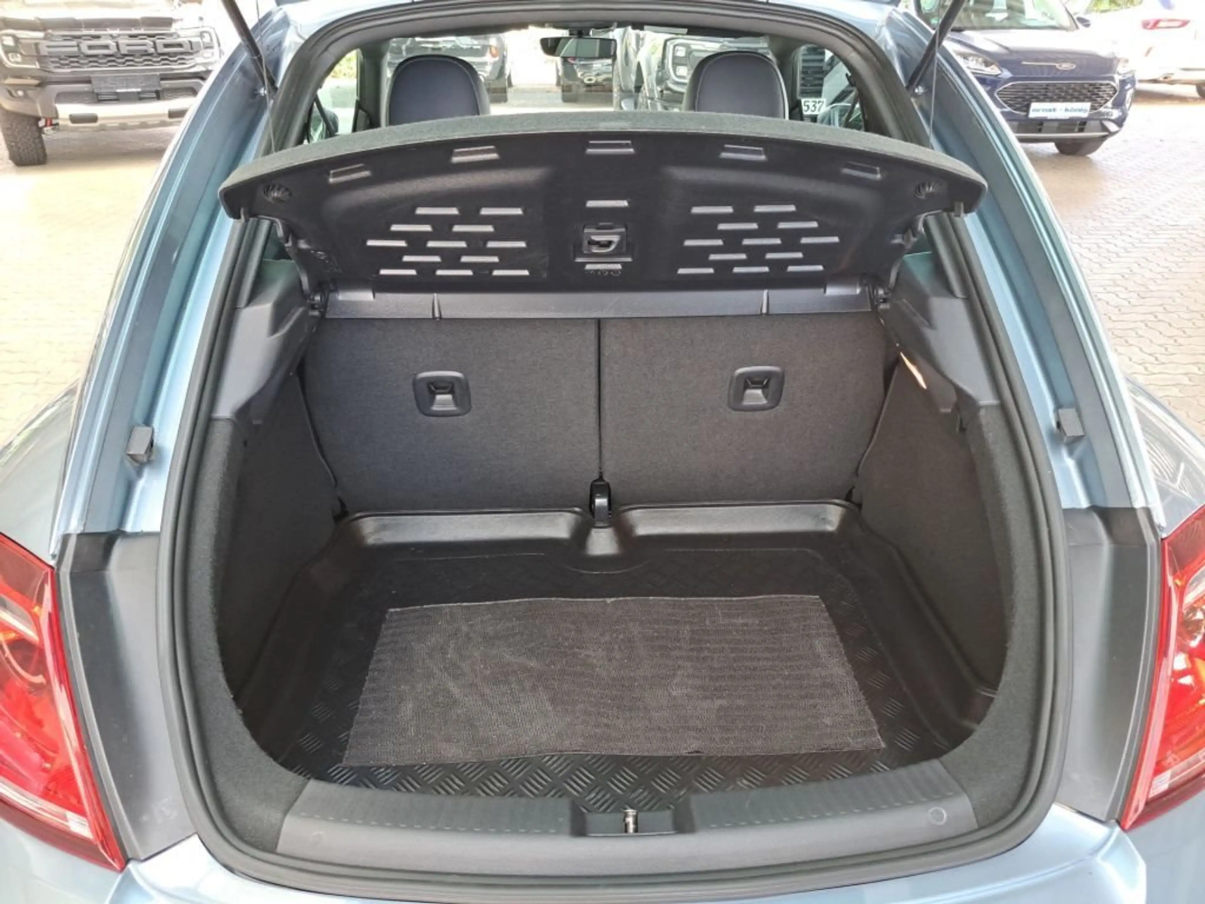 Volkswagen Beetle The 1.4 TSI Blue Motion Technologie Denim — photo 7
