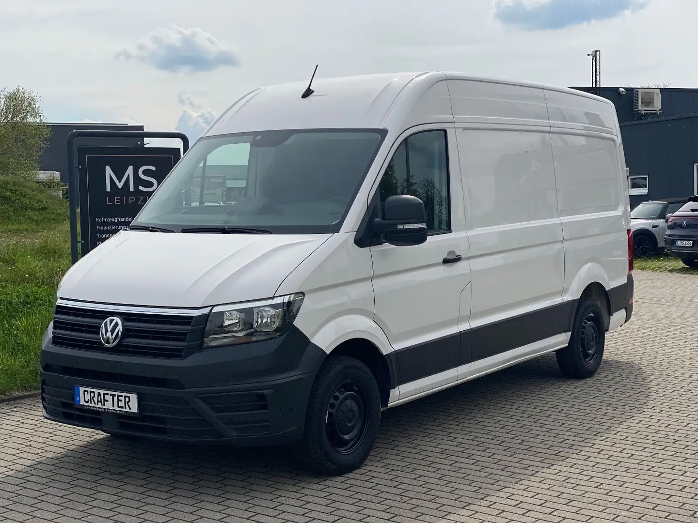 Volkswagen Crafter 35 mittellang Hoch L2 H2 Aut AHK Navi Wit - 1