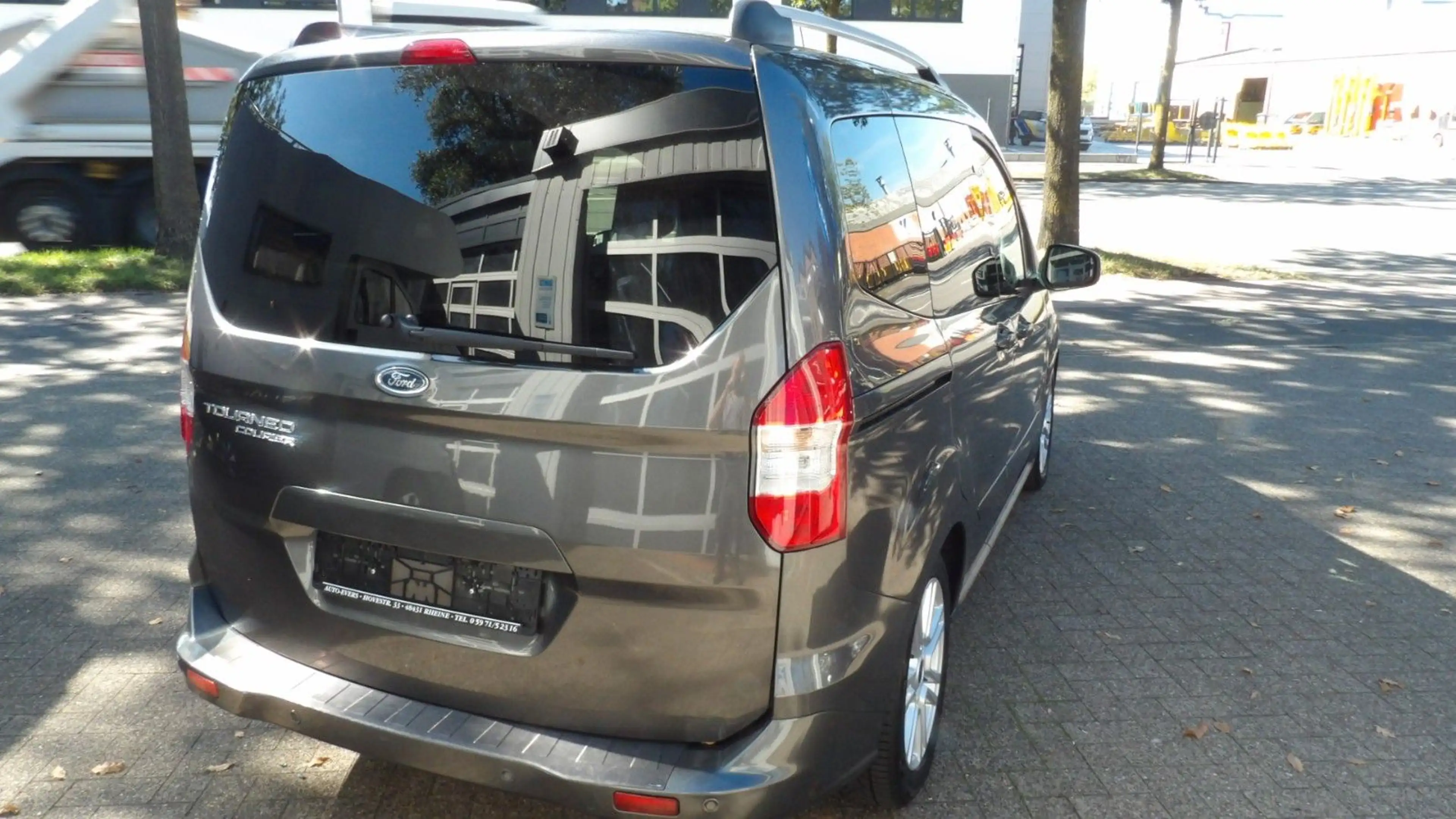 Ford Tourneo Courier Titanium*SHZ*RFK*Navi* — photo 5