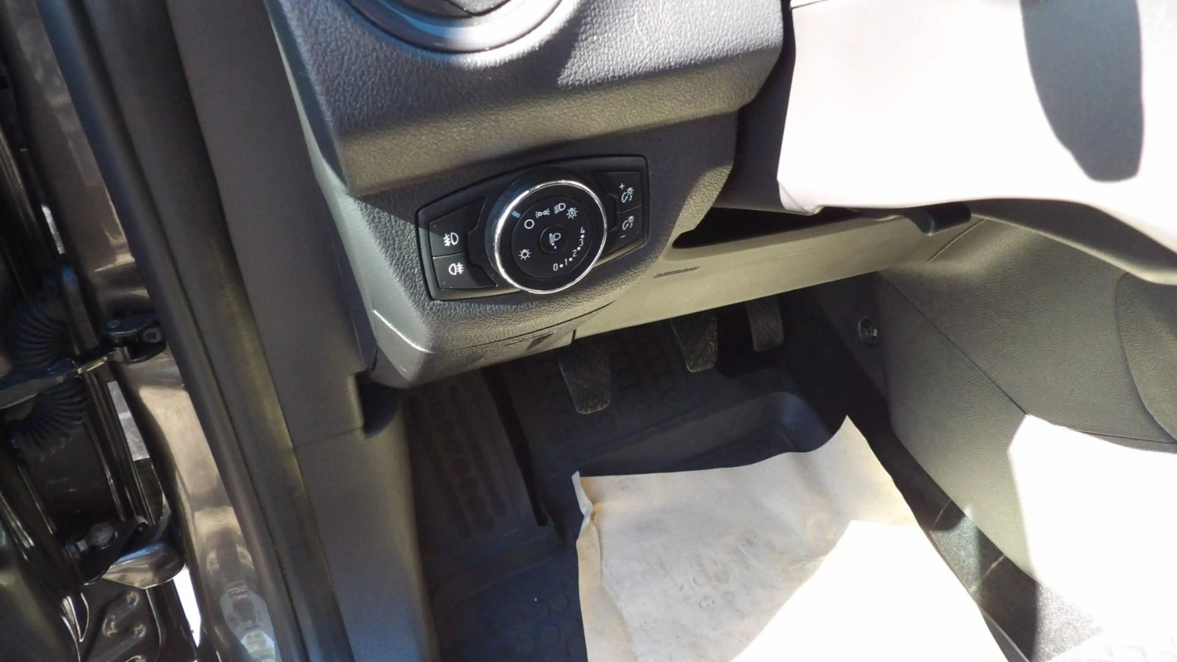 Ford Tourneo Courier Titanium*SHZ*RFK*Navi* — photo 14