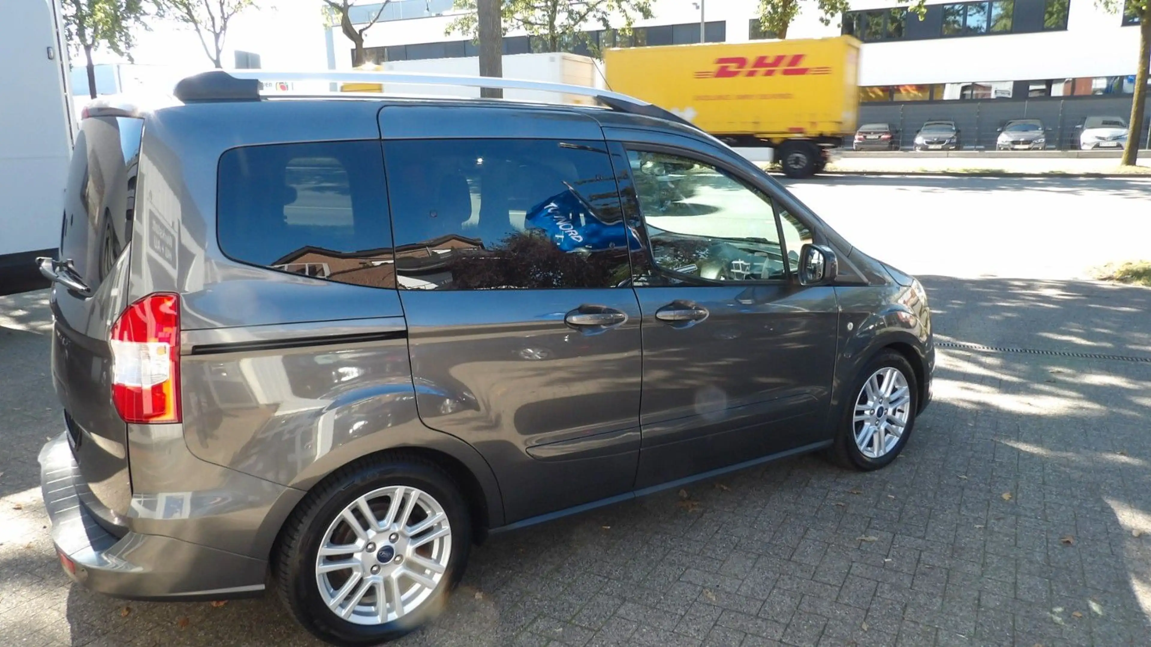 Ford Tourneo Courier Titanium*SHZ*RFK*Navi* — photo 4
