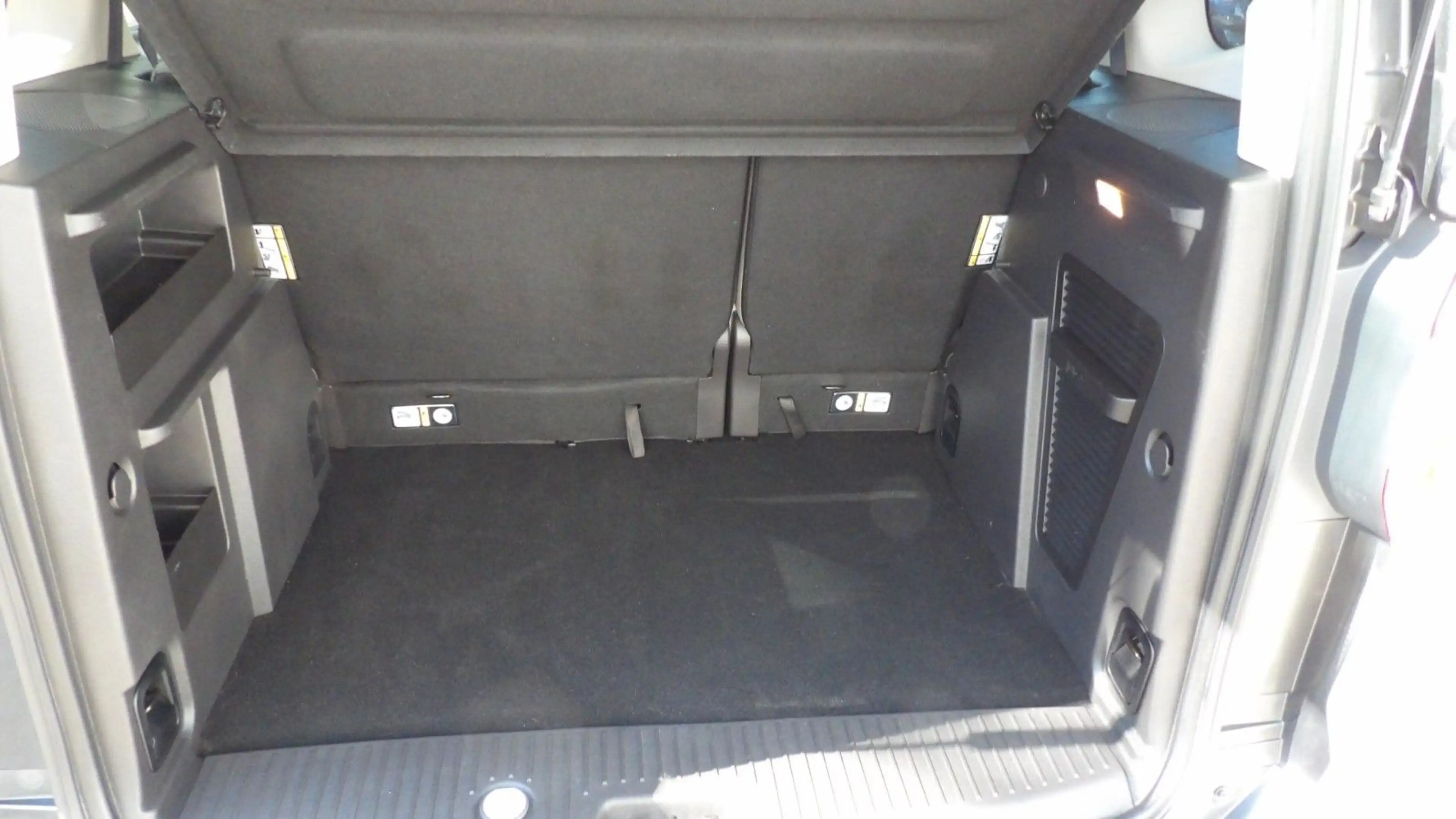 Ford Tourneo Courier Titanium*SHZ*RFK*Navi* — photo 10