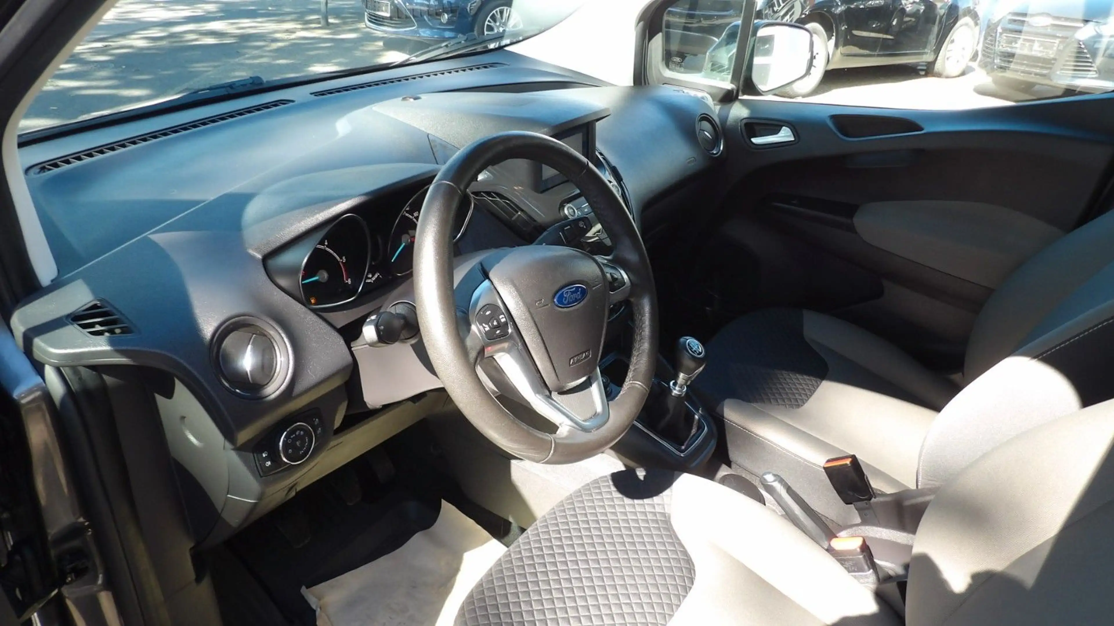 Ford Tourneo Courier Titanium*SHZ*RFK*Navi* — photo 13