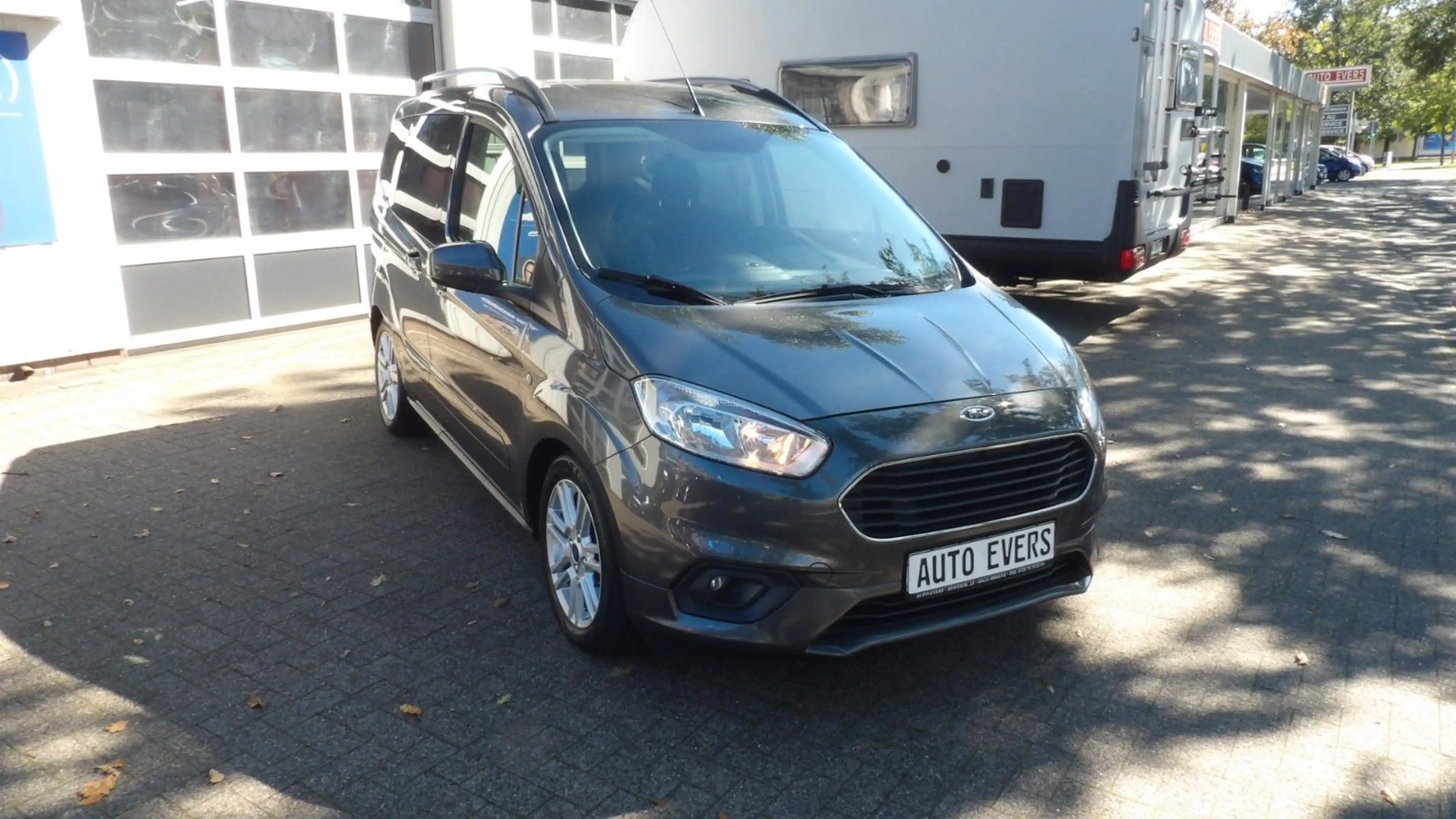 Ford Tourneo Courier Titanium*SHZ*RFK*Navi* — photo 2