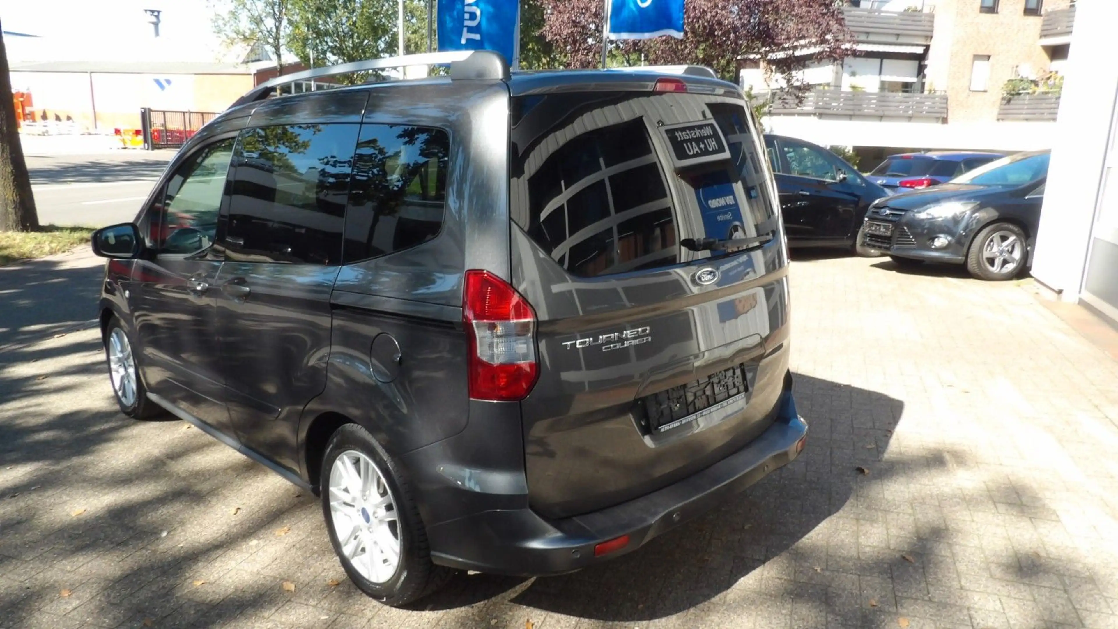 Ford Tourneo Courier Titanium*SHZ*RFK*Navi* — photo 6
