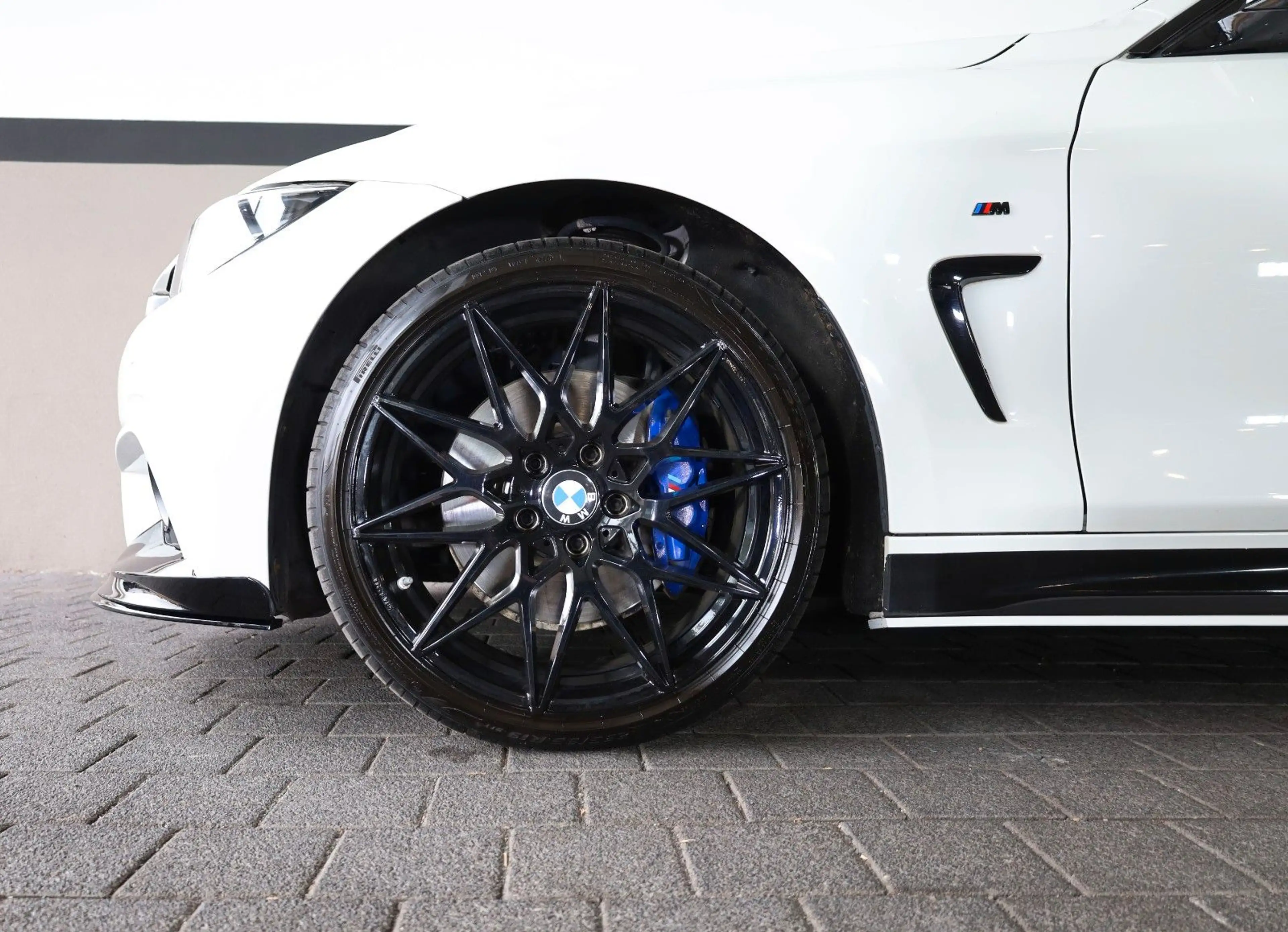 BMW 435 i xDrive Coupé/M/OLED/SHZ/LHZ/SBD/HK/BTH/R19 — photo 4
