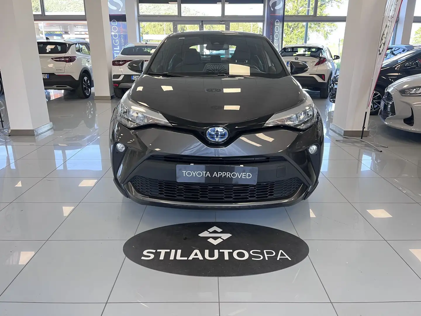 Toyota C-HR 1.8 Hybrid E-CVT Active Gris - 2