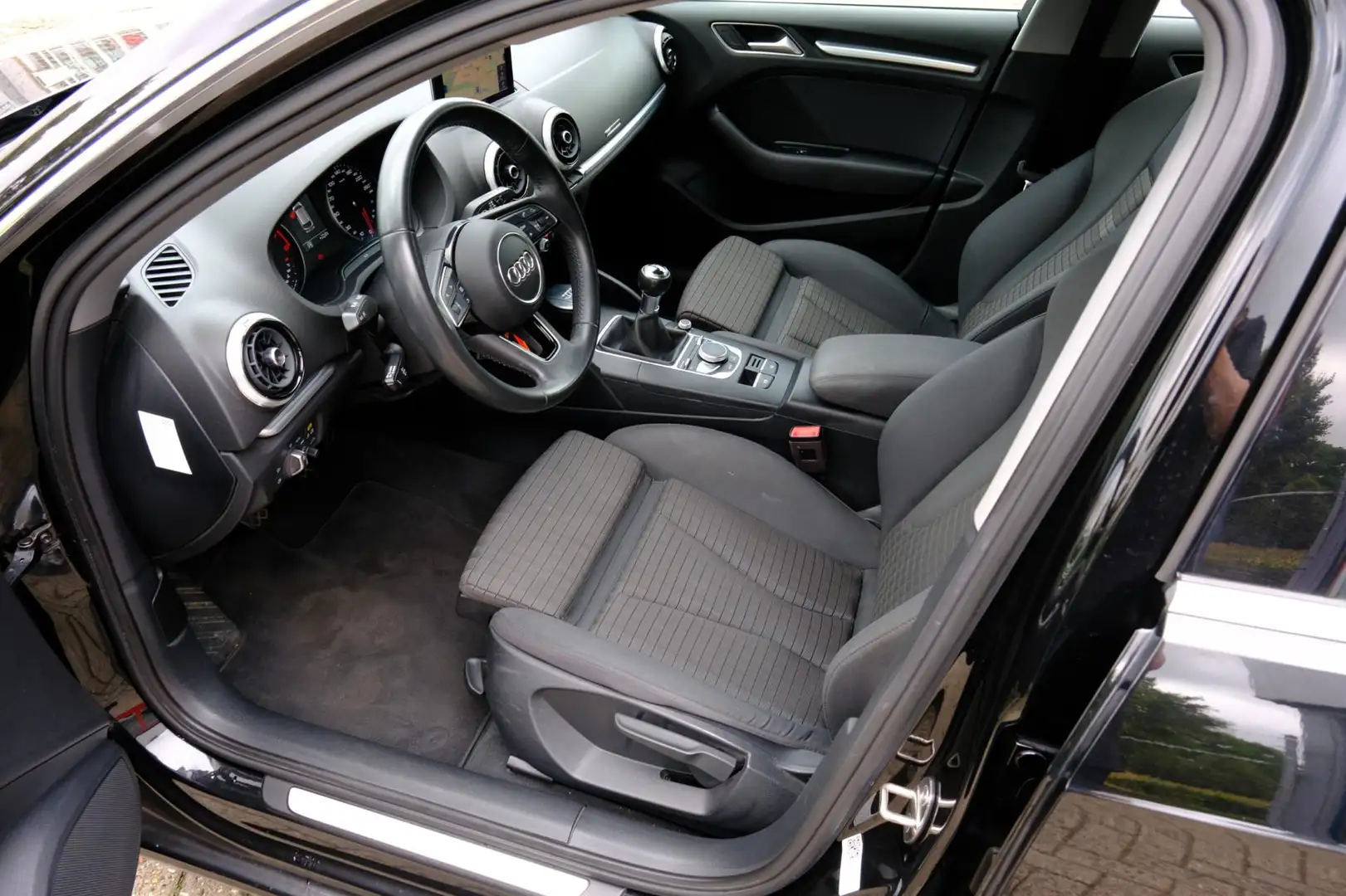 Audi A3 Sportback 1.0 TFSI Sport Lease Edition Navi|Clima| Zwart - 2