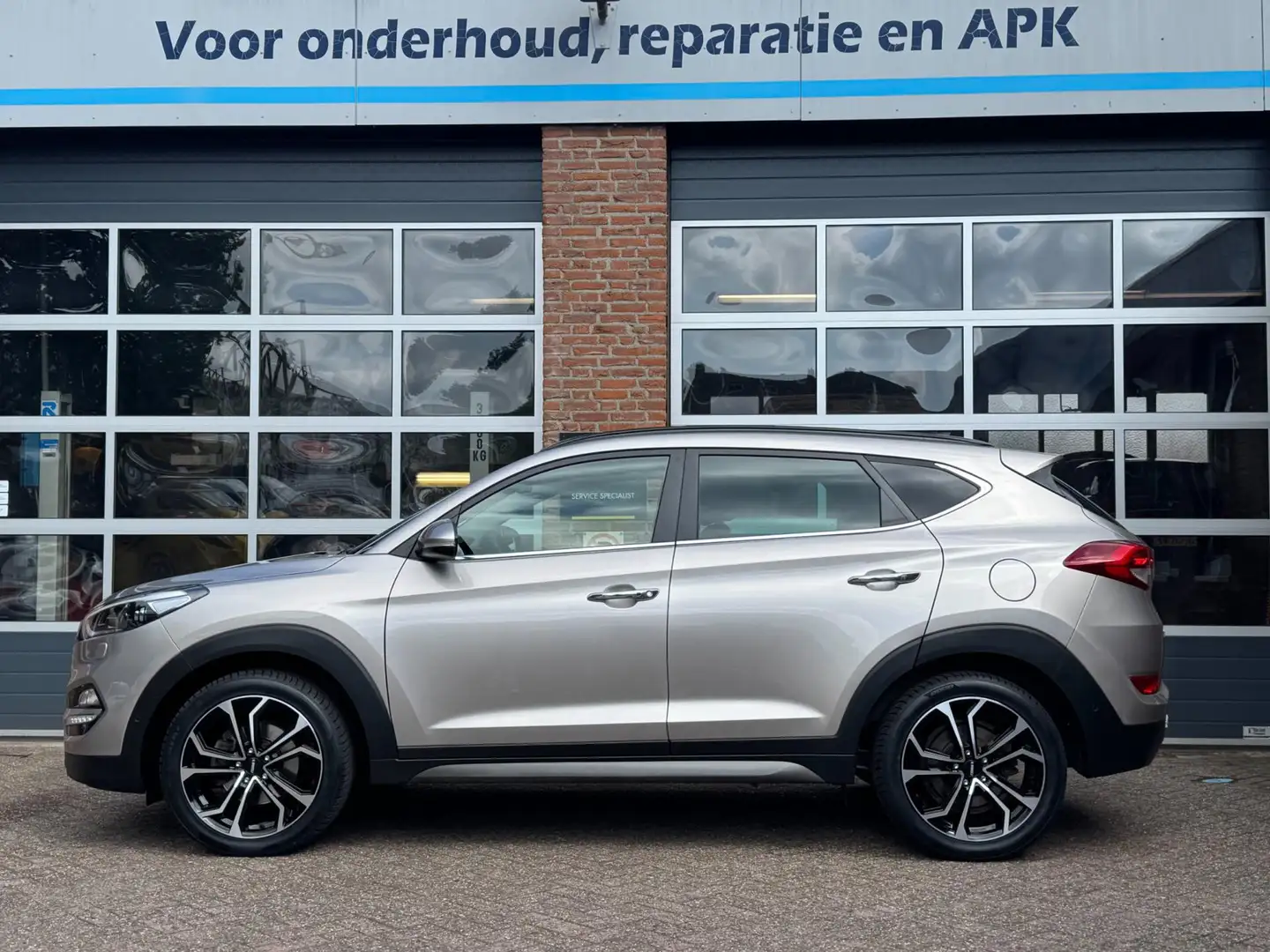 Hyundai TUCSON 1.6 T-GDi Premium 4WD, navi, camera, leder, panoda Gris - 2