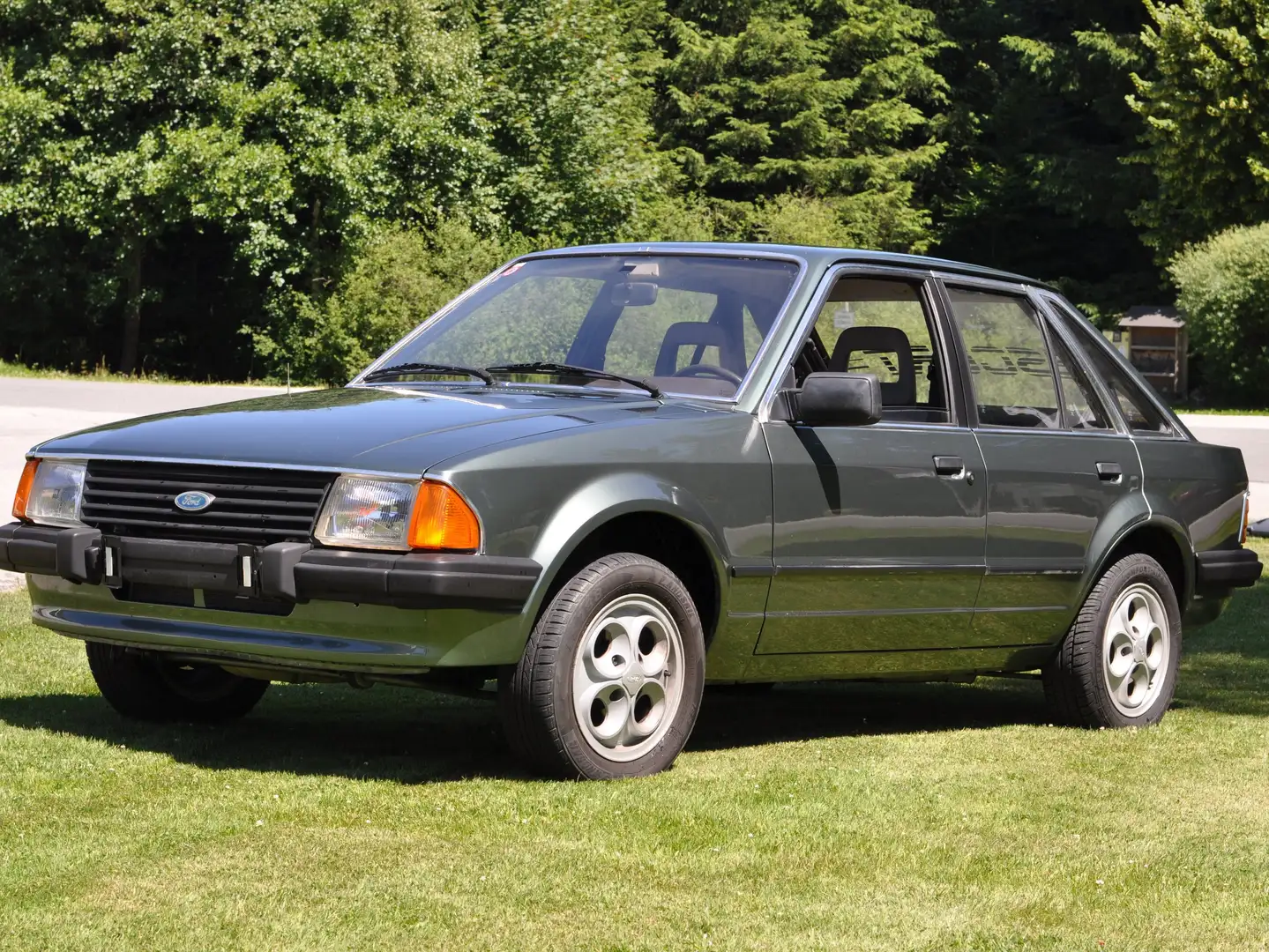 Ford Escort Escort Ghia 1,6 Grün - 1