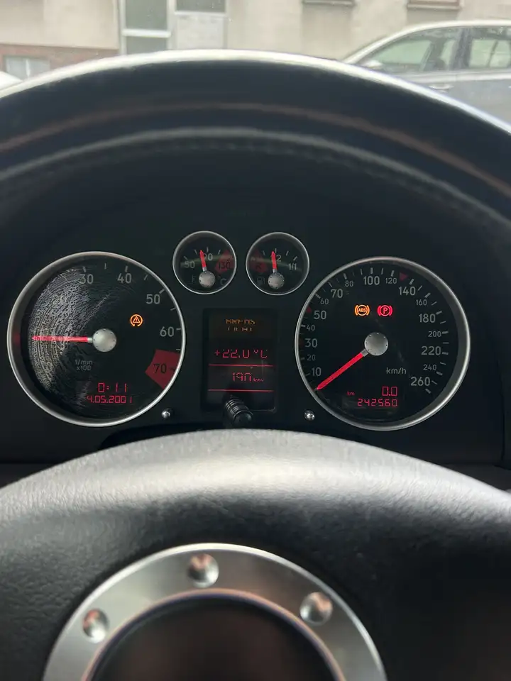 Audi TT Roadster 1.8 T, foto 8