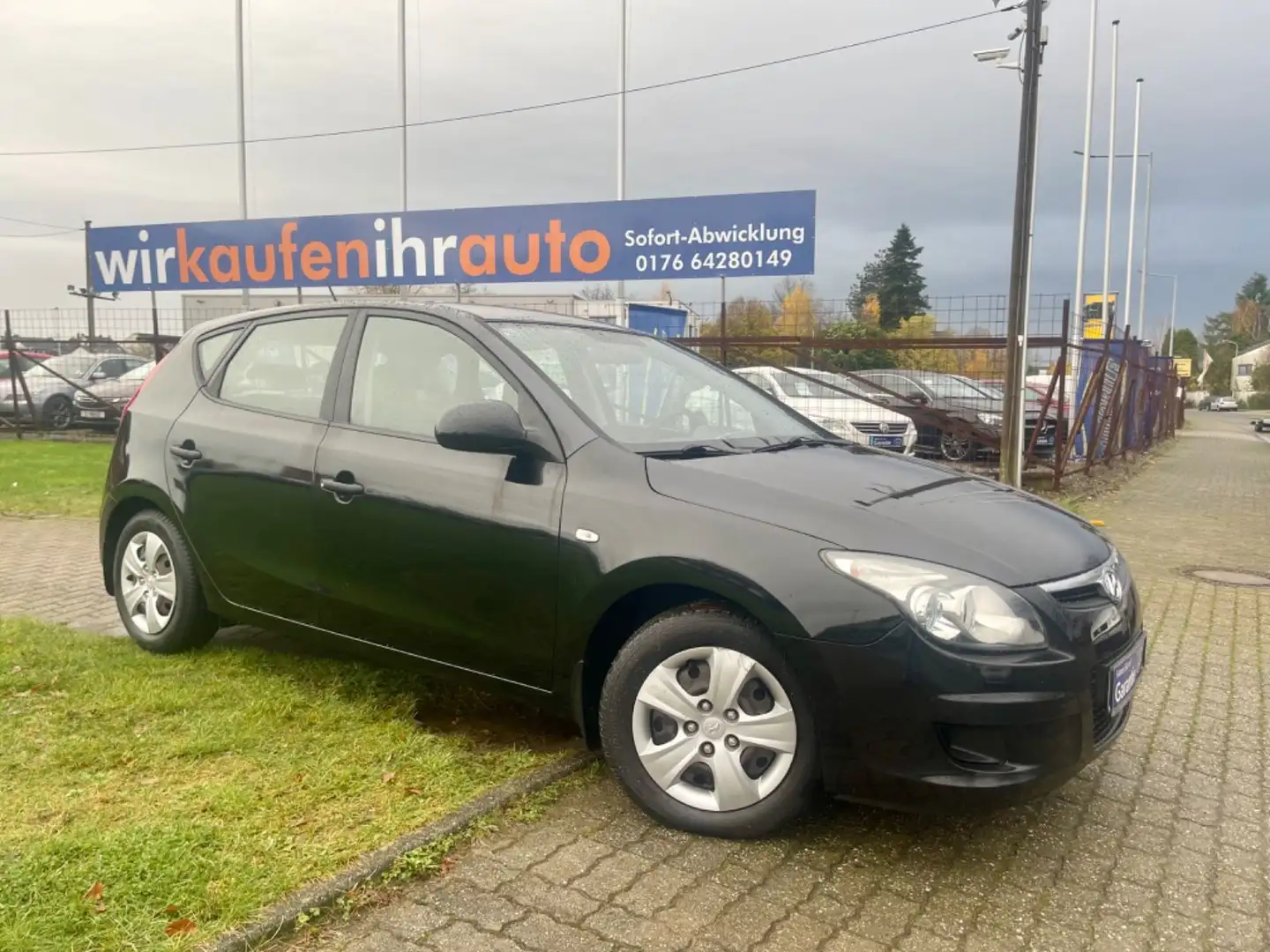 Hyundai i30 1.4 Classic*KLIMA*ZV-FUNK*RADIO-CD*USB !! Schwarz - 2