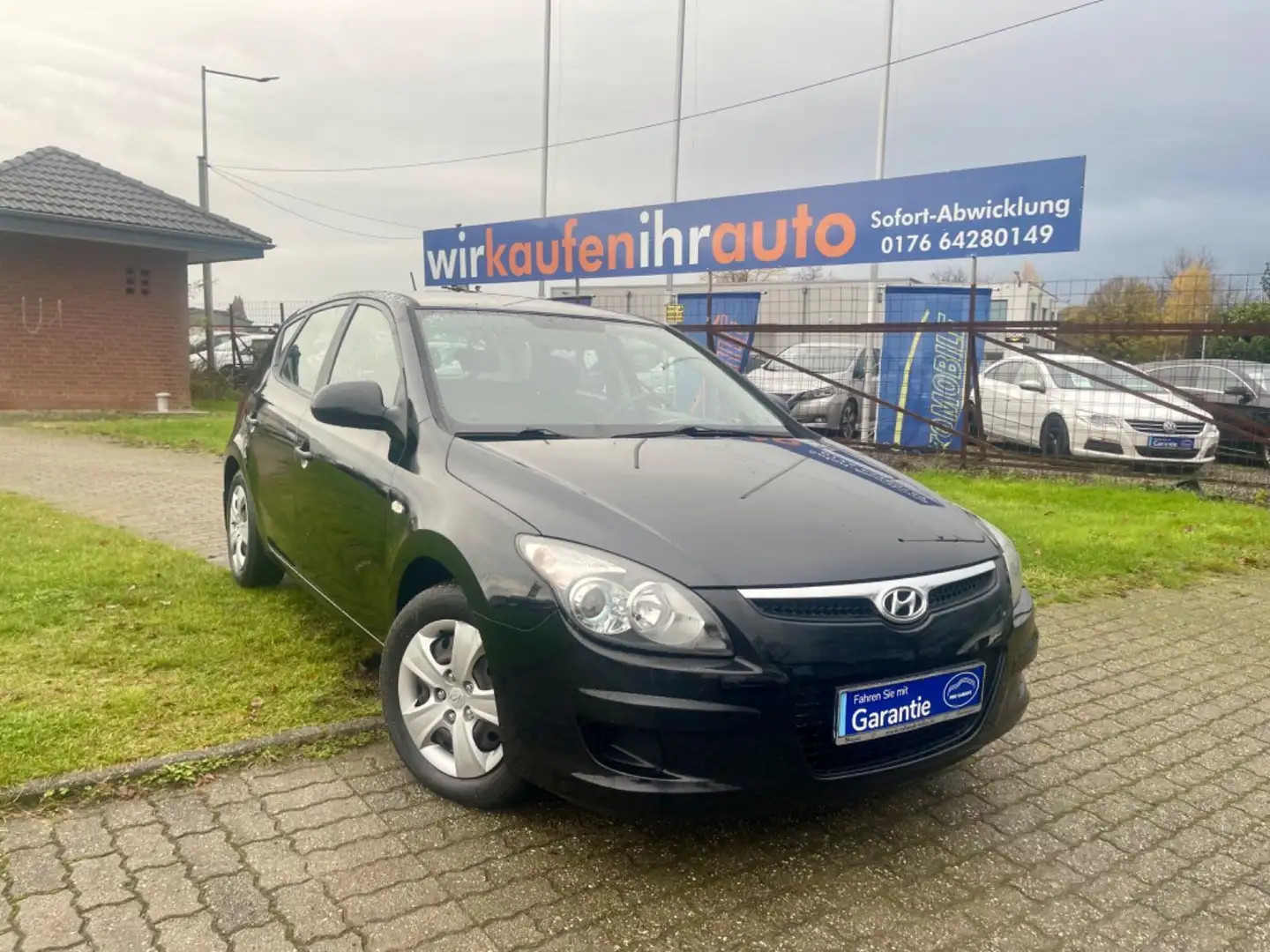Hyundai i30 1.4 Classic*KLIMA*ZV-FUNK*RADIO-CD*USB !! Schwarz - 1