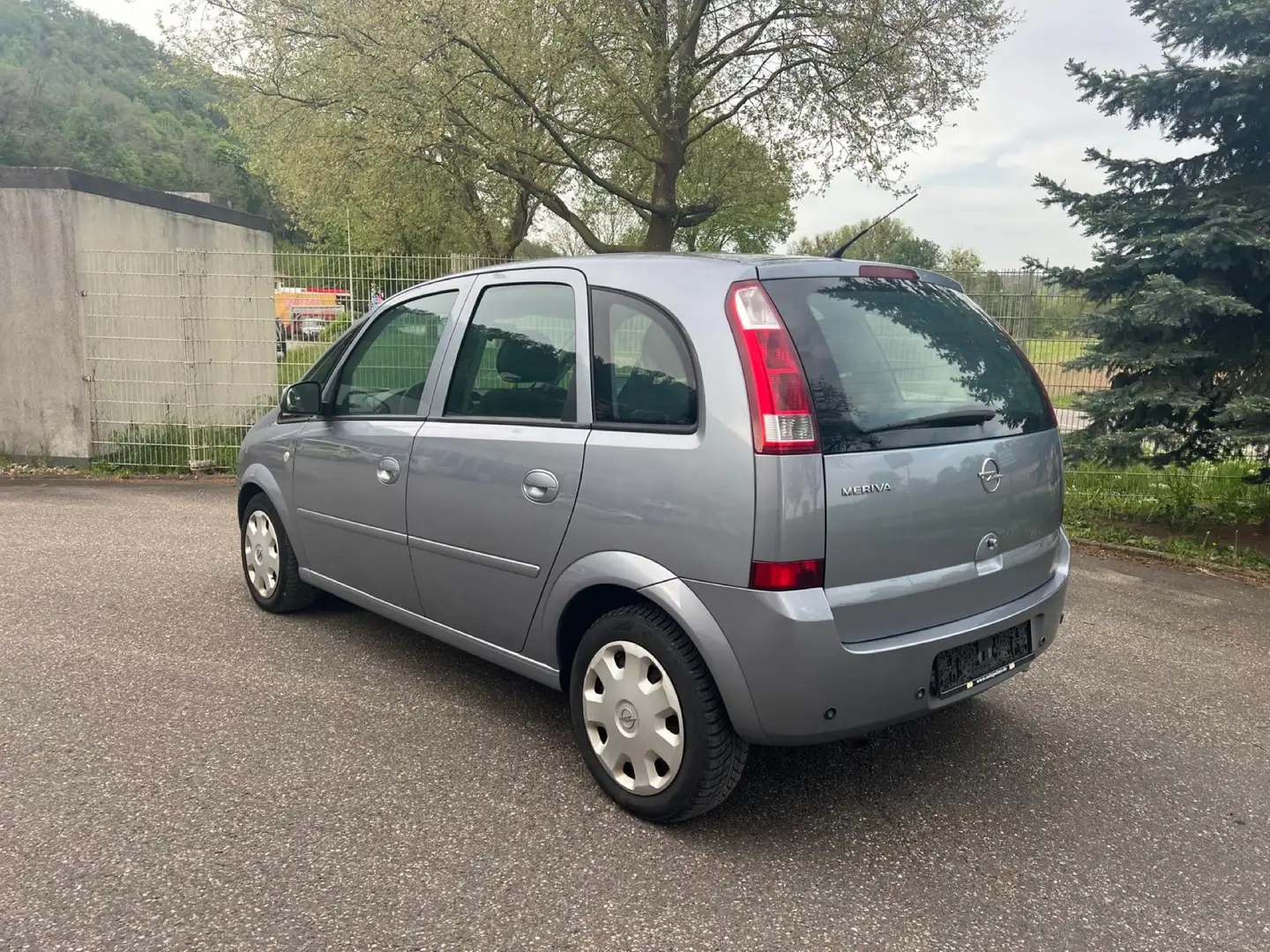 Opel Meriva Edition Tüv Kundendienst neu Gris - 1
