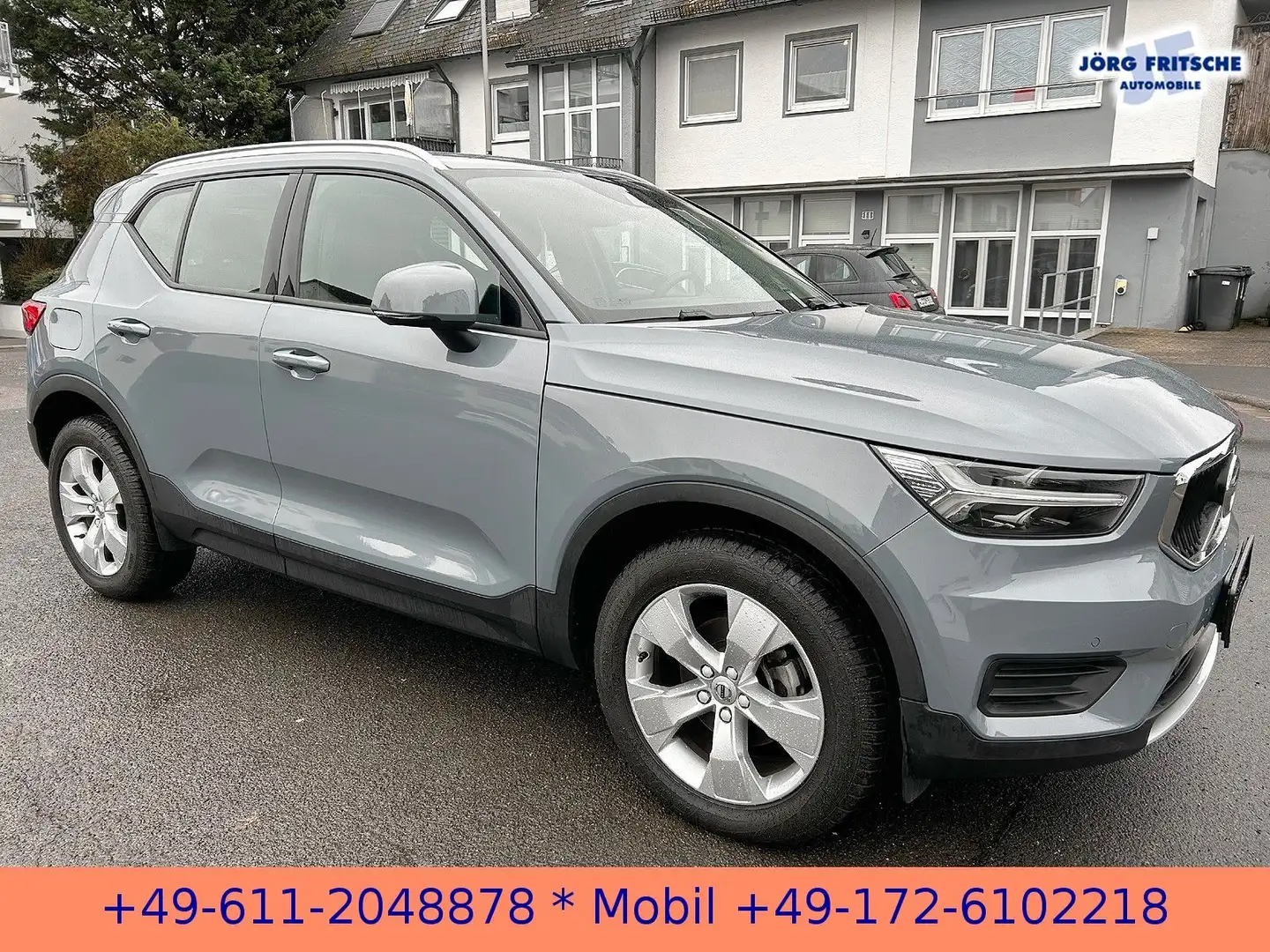 Volvo XC40 Momentum Pro Grau - 1
