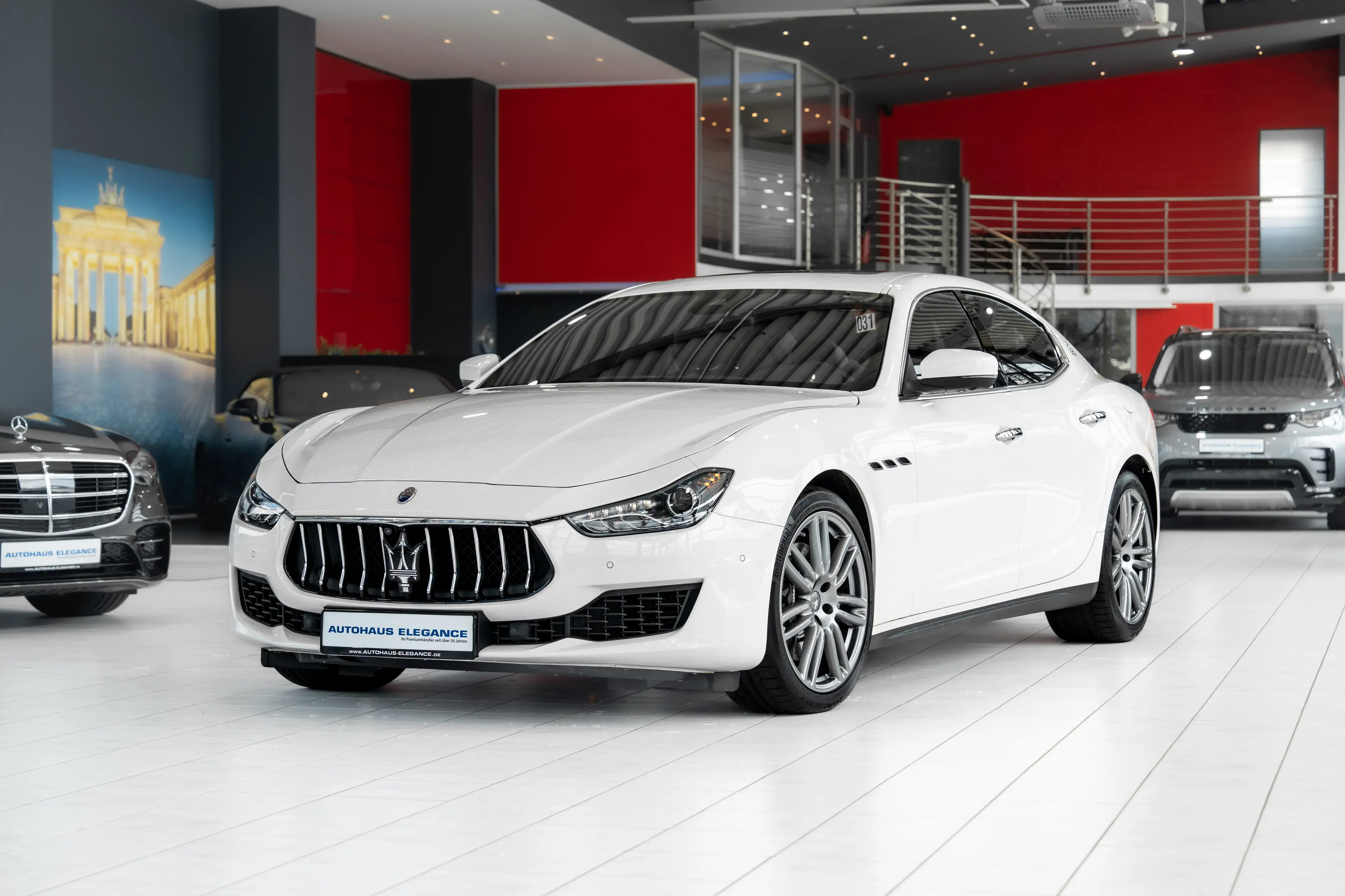 Maserati Ghibli *AUSPUFFANLAGE*BREMBO*DARK-MIRROR*360*LED*