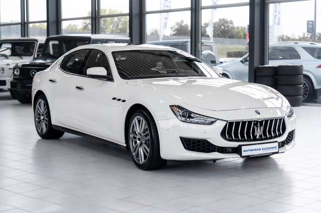 Maserati Ghibli *AUSPUFFANLAGE*BREMBO*DARK-MIRROR*360*LED*