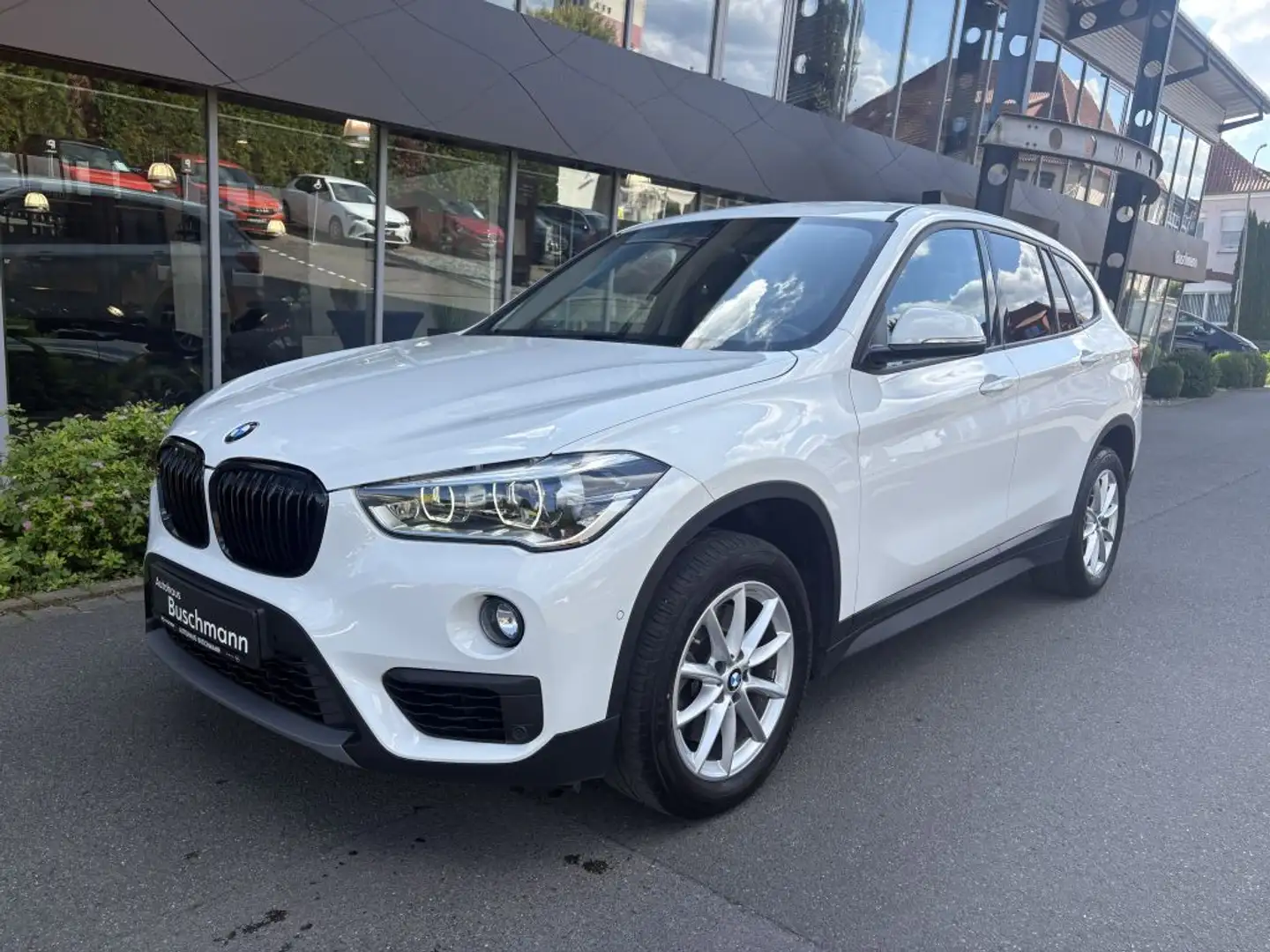 BMW X1 sDrive20i Aut. Advantage Wit - 1