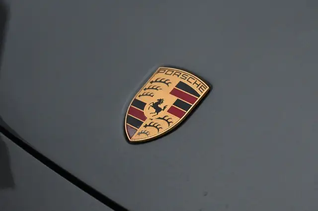 Porsche Cayenne view 12