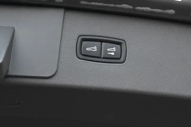 Porsche Cayenne view 14