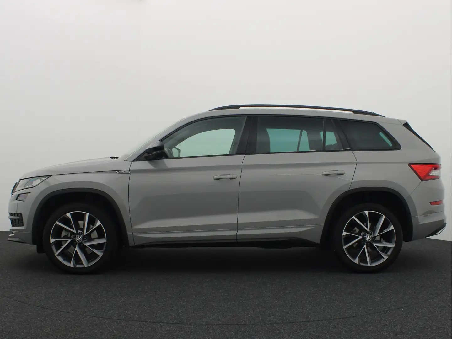 Skoda Kodiaq 2.0 TSI 4x4 Sportline Business TREKHAAK / PANORAMA Szary - 2