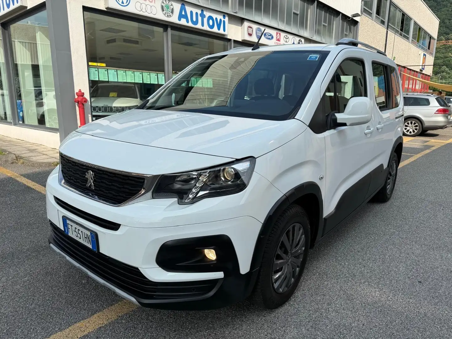 Peugeot Rifter 1.5 bluehdi130CV Allure EAT8 S&S CAMBIO AUTOMATICO Blanc - 1