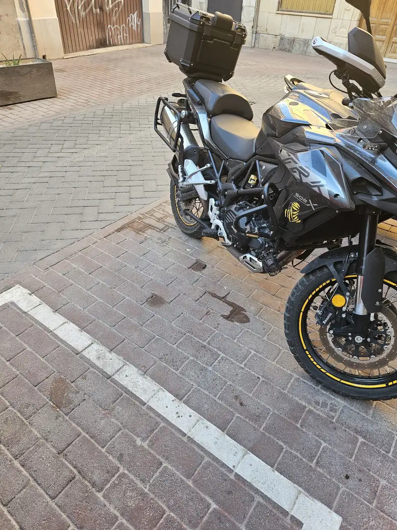 Benelli TRK 502 Negro - 2