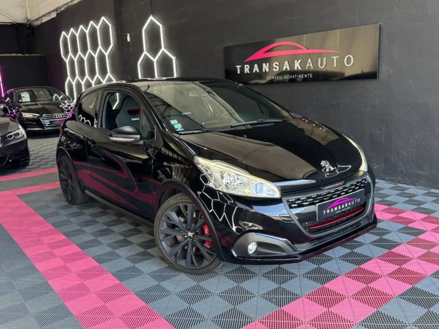 Peugeot 208 GTi By Sport 1.6 THP ch SS BVM6 ~ CarPlay ~ Caméra de recul ~ Brembo ~ Régulateur ~ Noir - 1